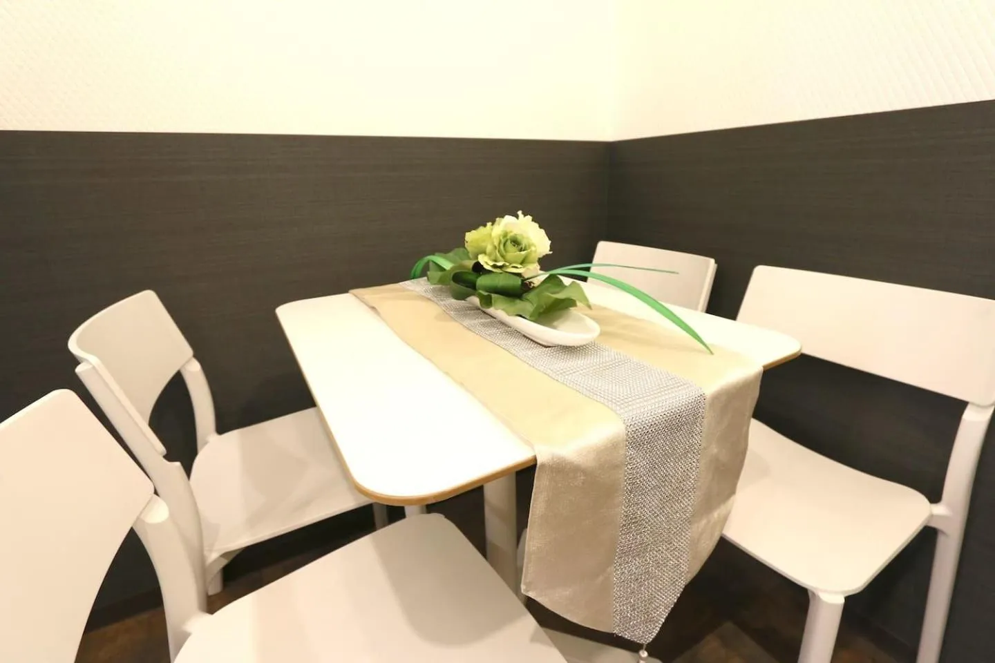 Dining area in EK1 Elizabeth Garden Kuromon