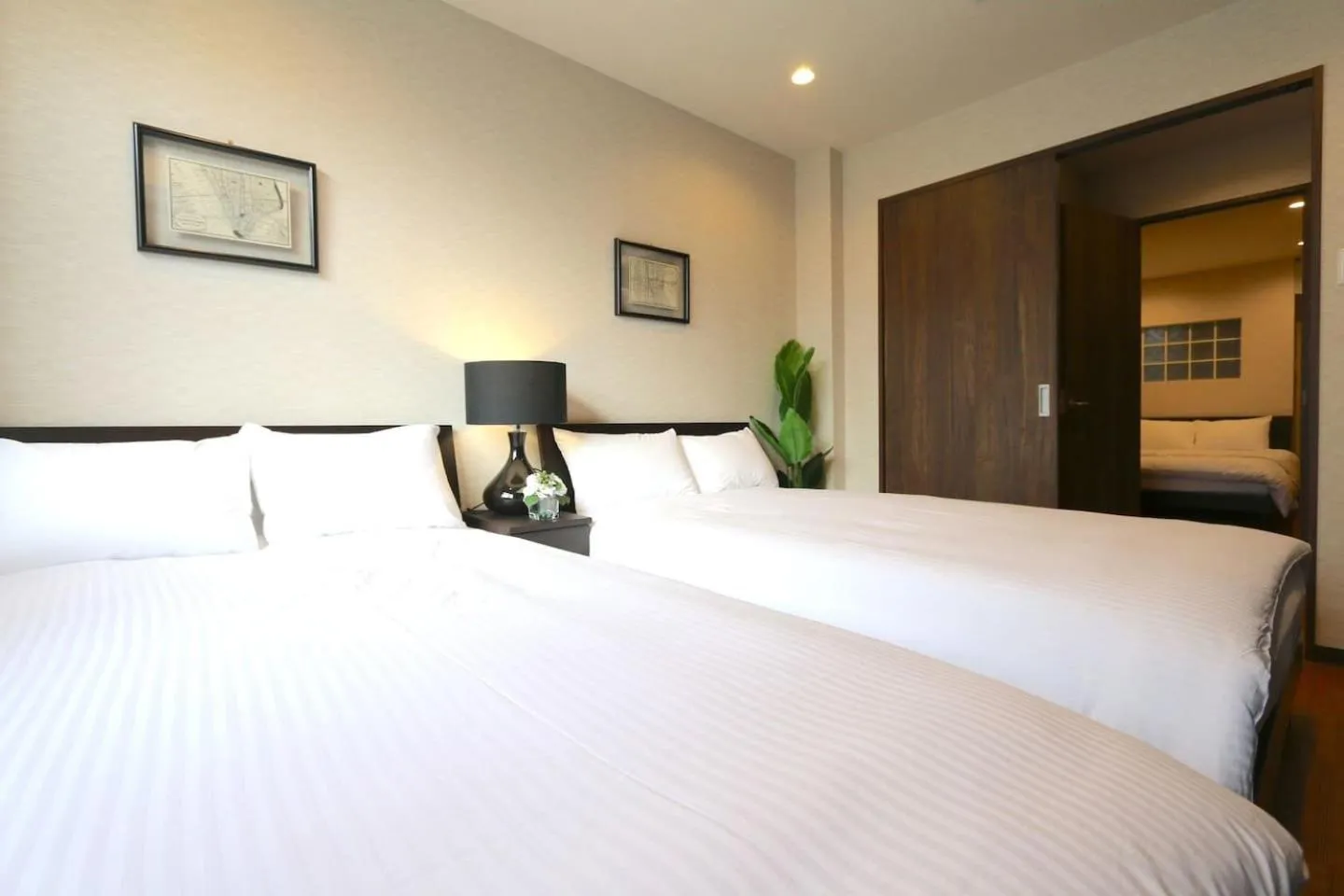 Bed in EK1 Elizabeth Garden Kuromon