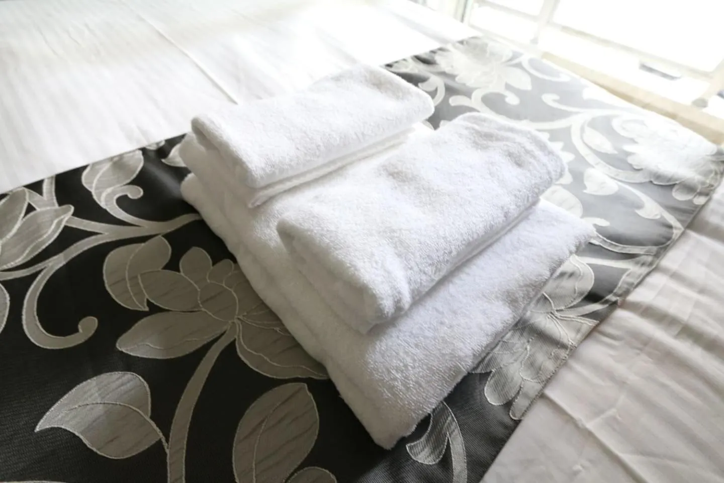 Bed in EK1 Elizabeth Garden Kuromon