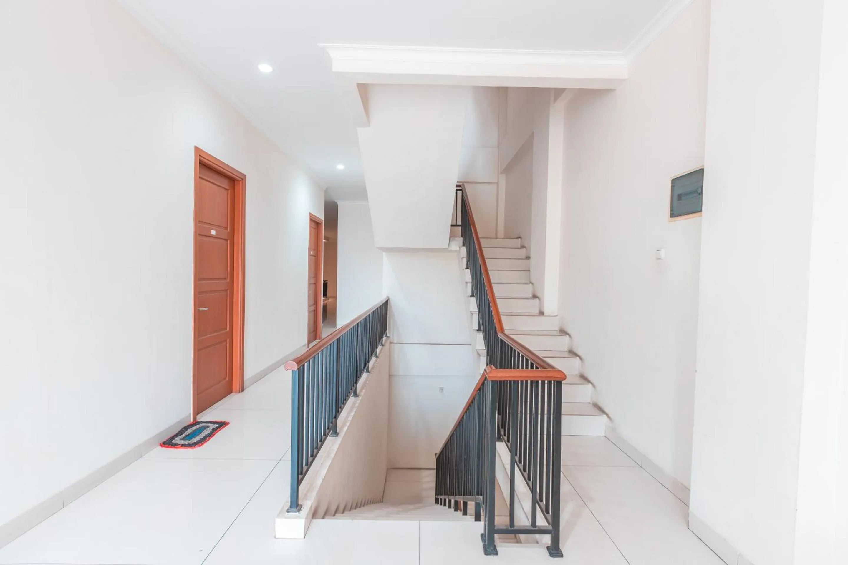 Area and facilities in RedDoorz near Universitas Esa Unggul Bekasi Harapan Indah