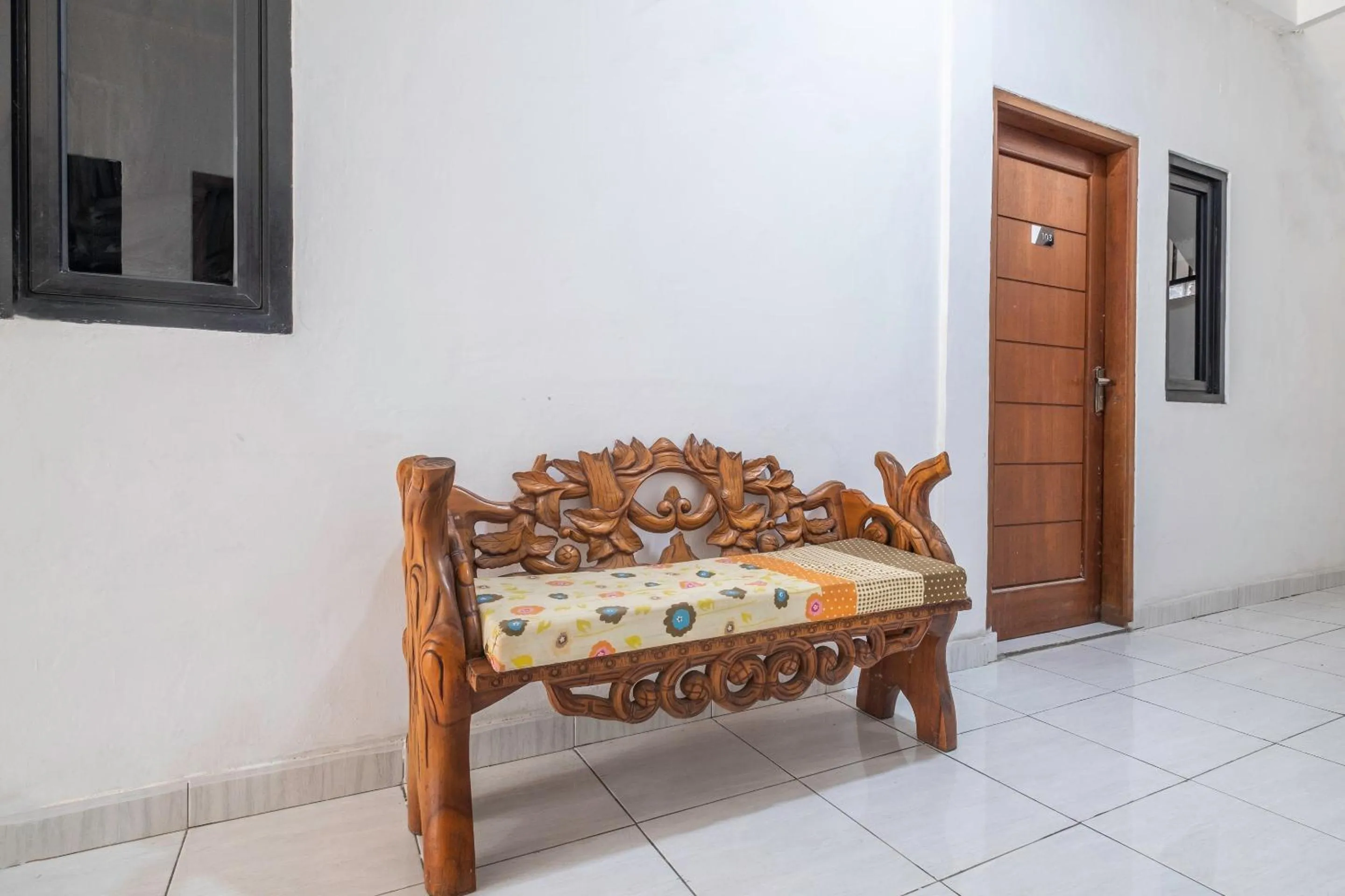 Lobby or reception in OYO Life 2391 Baladewa Residence Syariah