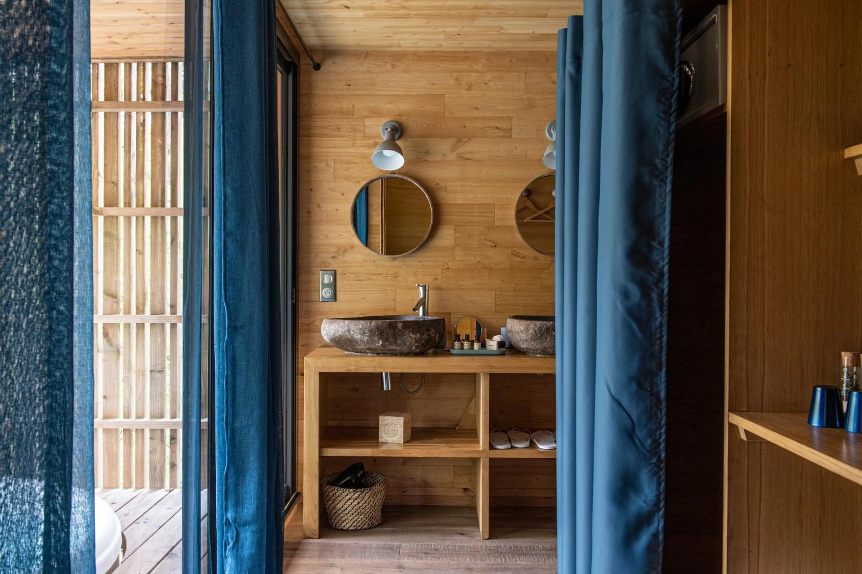 Loire Valley Lodges - Hotel