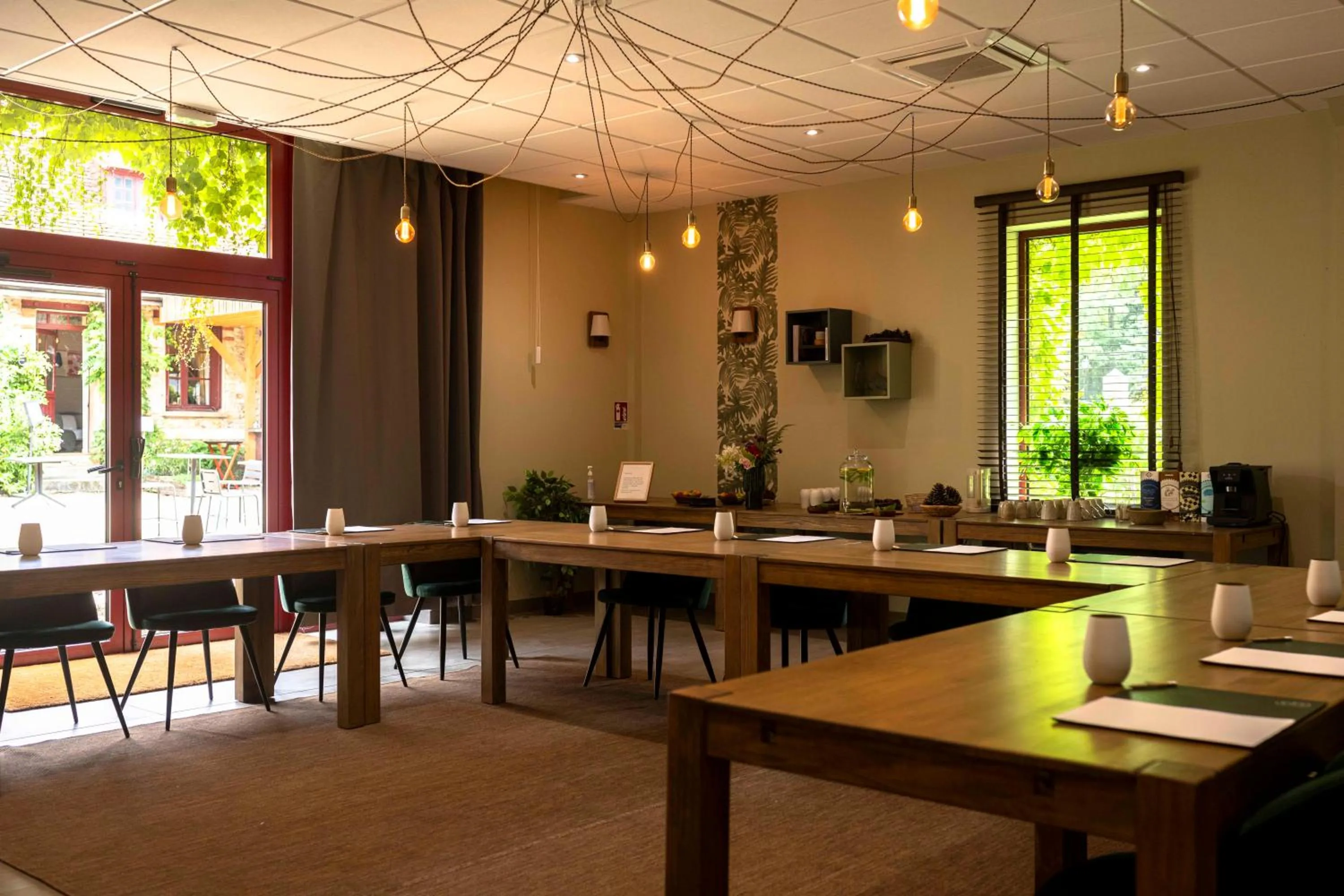 Meeting/conference room in Loire Valley Lodges - Hotel