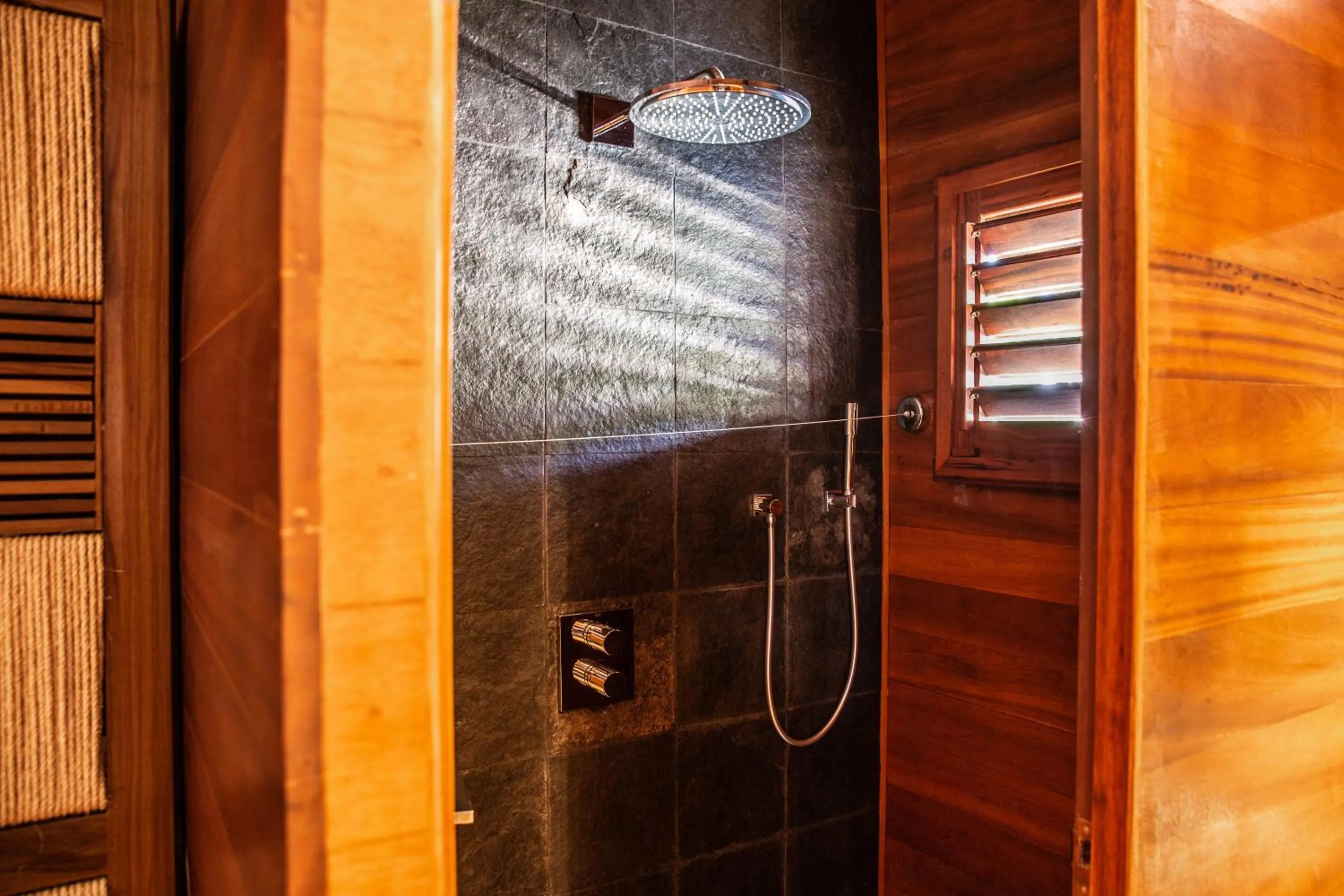 Bathroom in Kabana Hotel