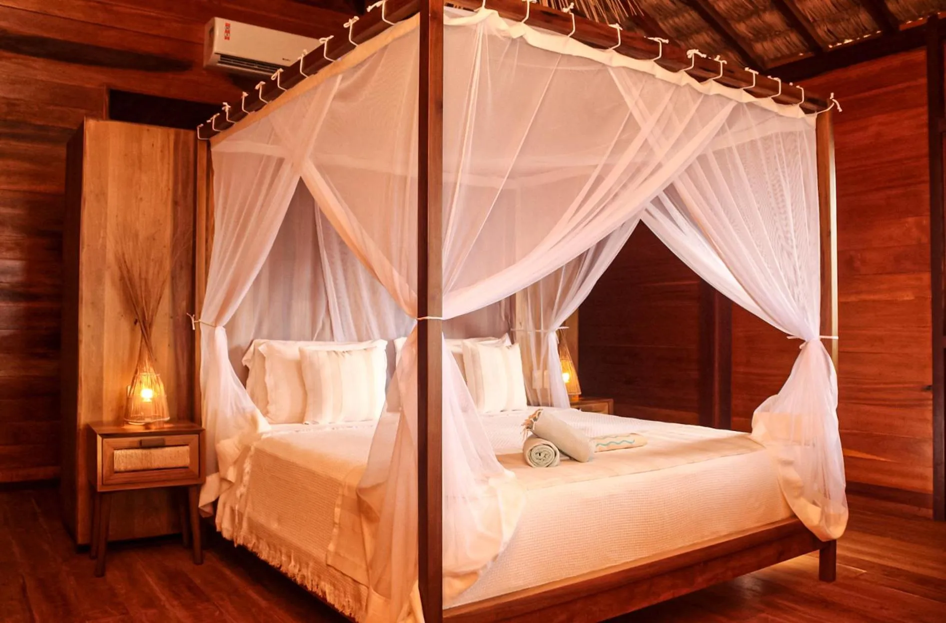 Photo of the whole room, Bed in Kabana Hotel