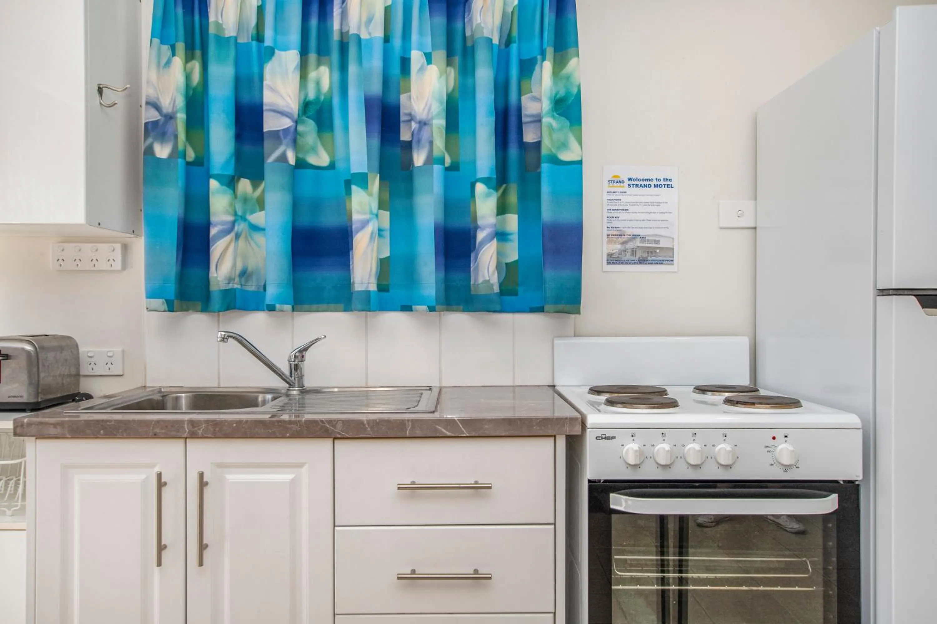 Strand Motel