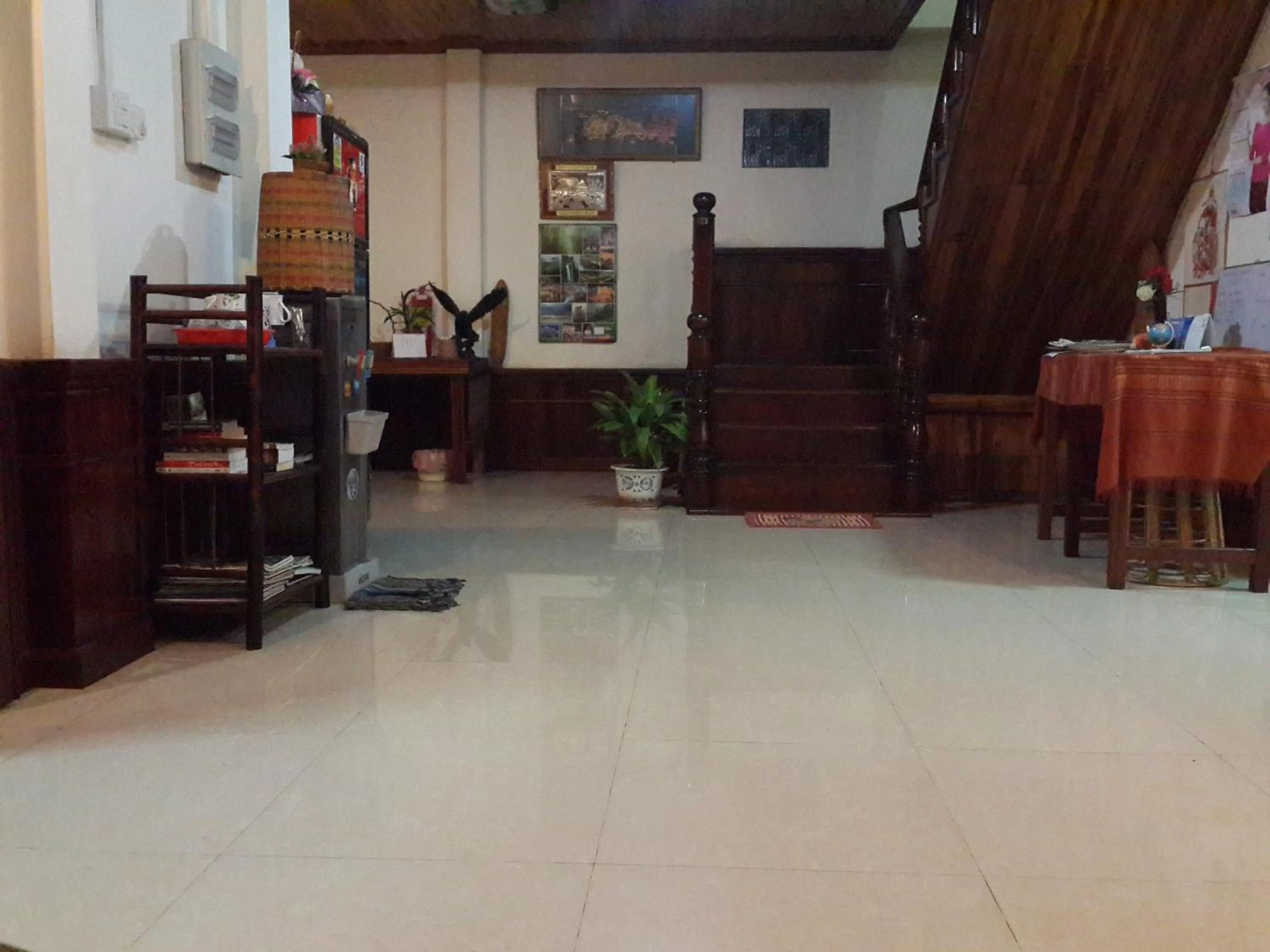 Restaurant/places to eat in A Tee Guesthouse