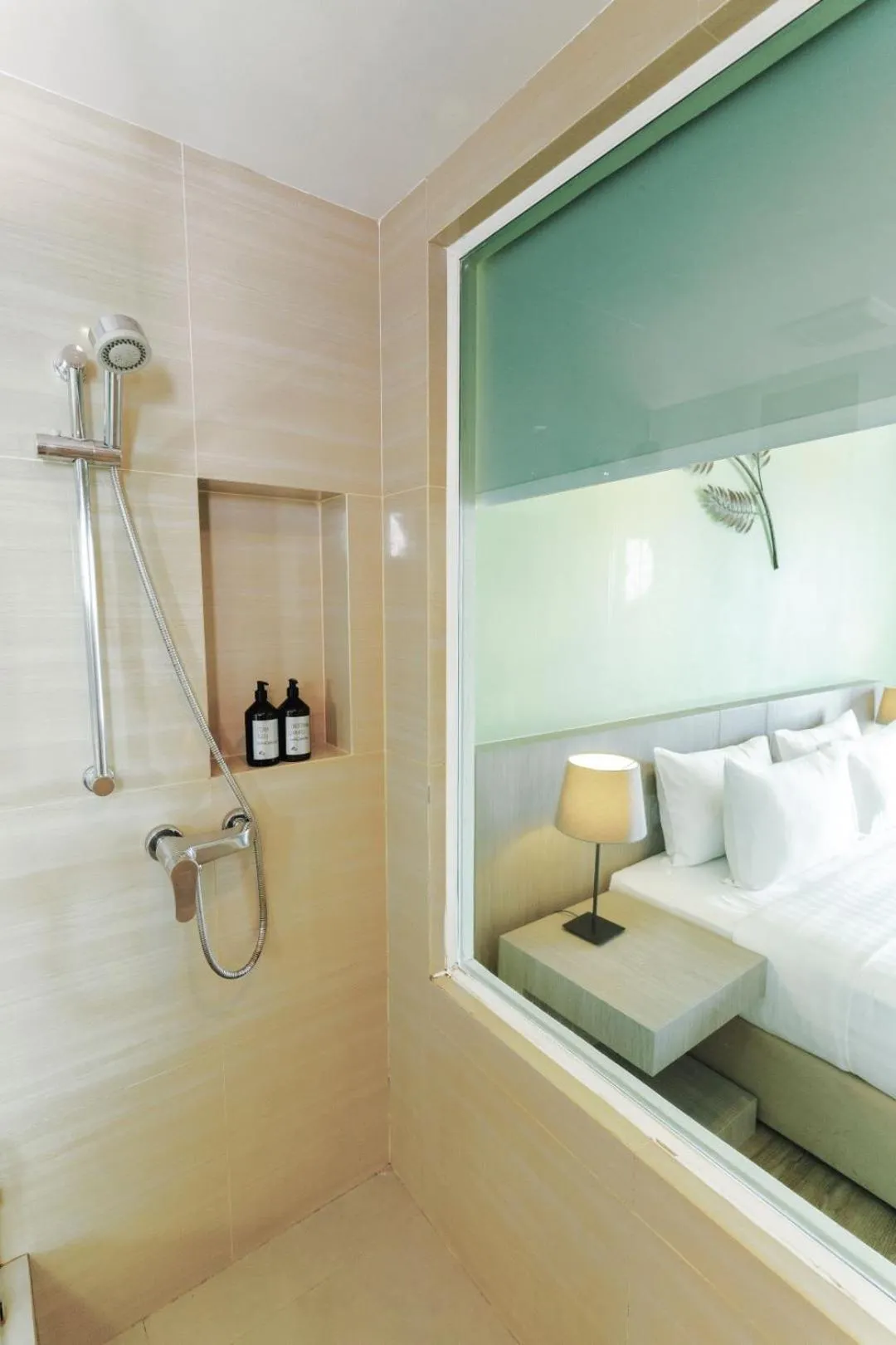 Bathroom, Bed in Tamarind Garden Hotel