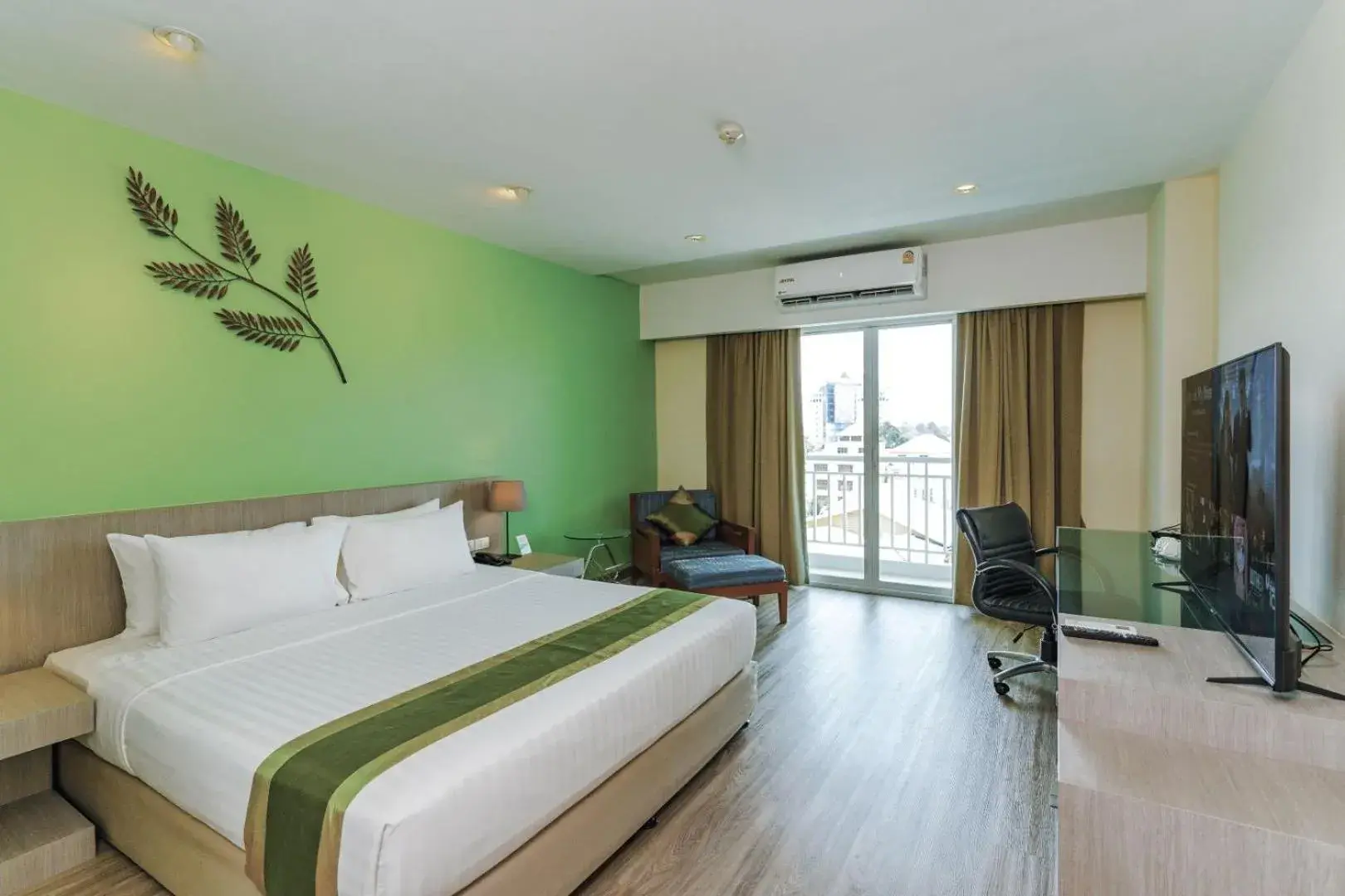 Deluxe Double or Twin Room in Tamarind Garden Hotel Deluxe Double or Twin Room in Tamarind Garden Hotel