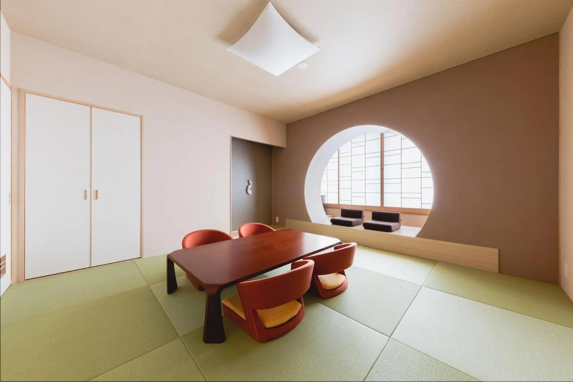 Photo of the whole room in Arima Kirari