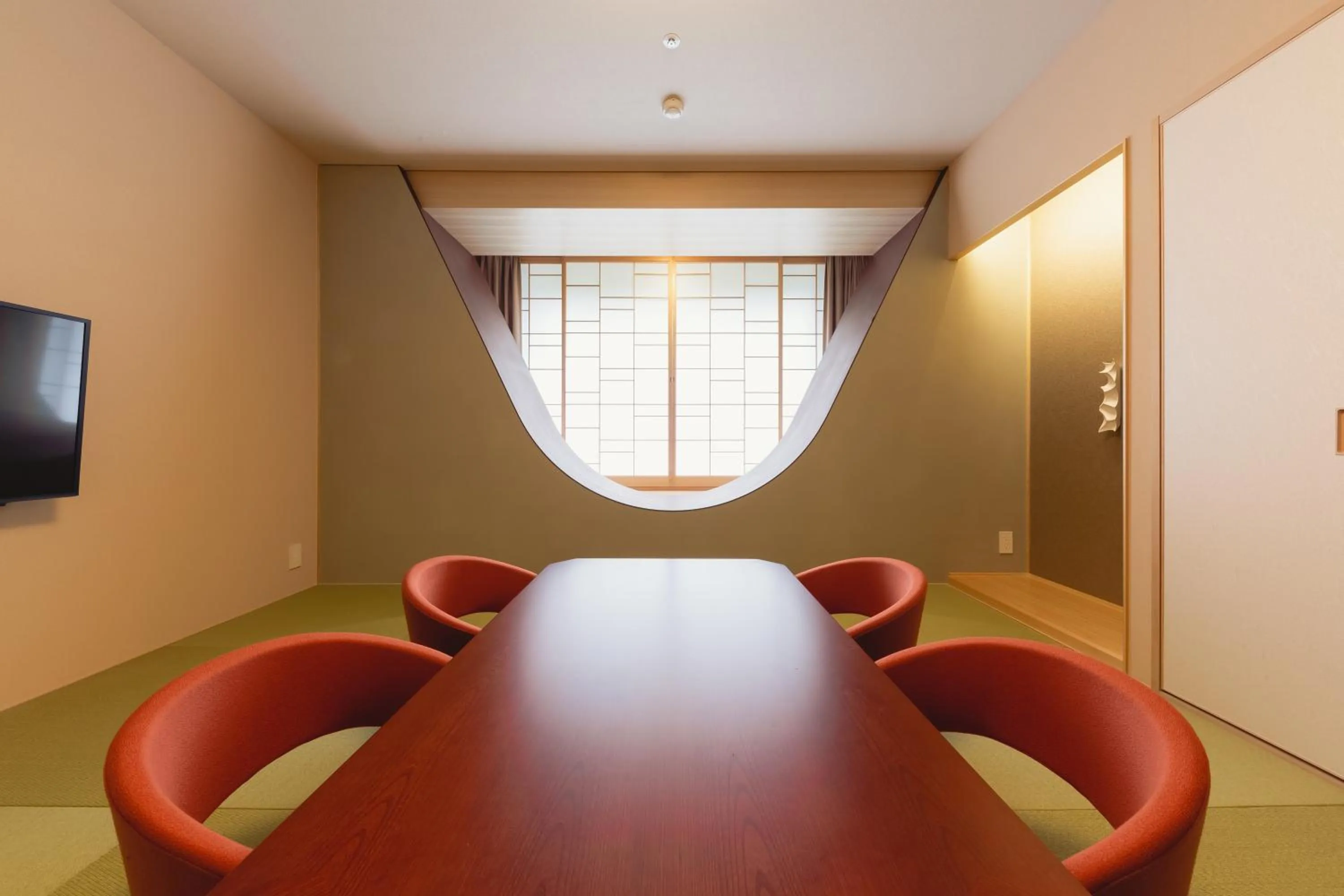 Photo of the whole room in Arima Kirari