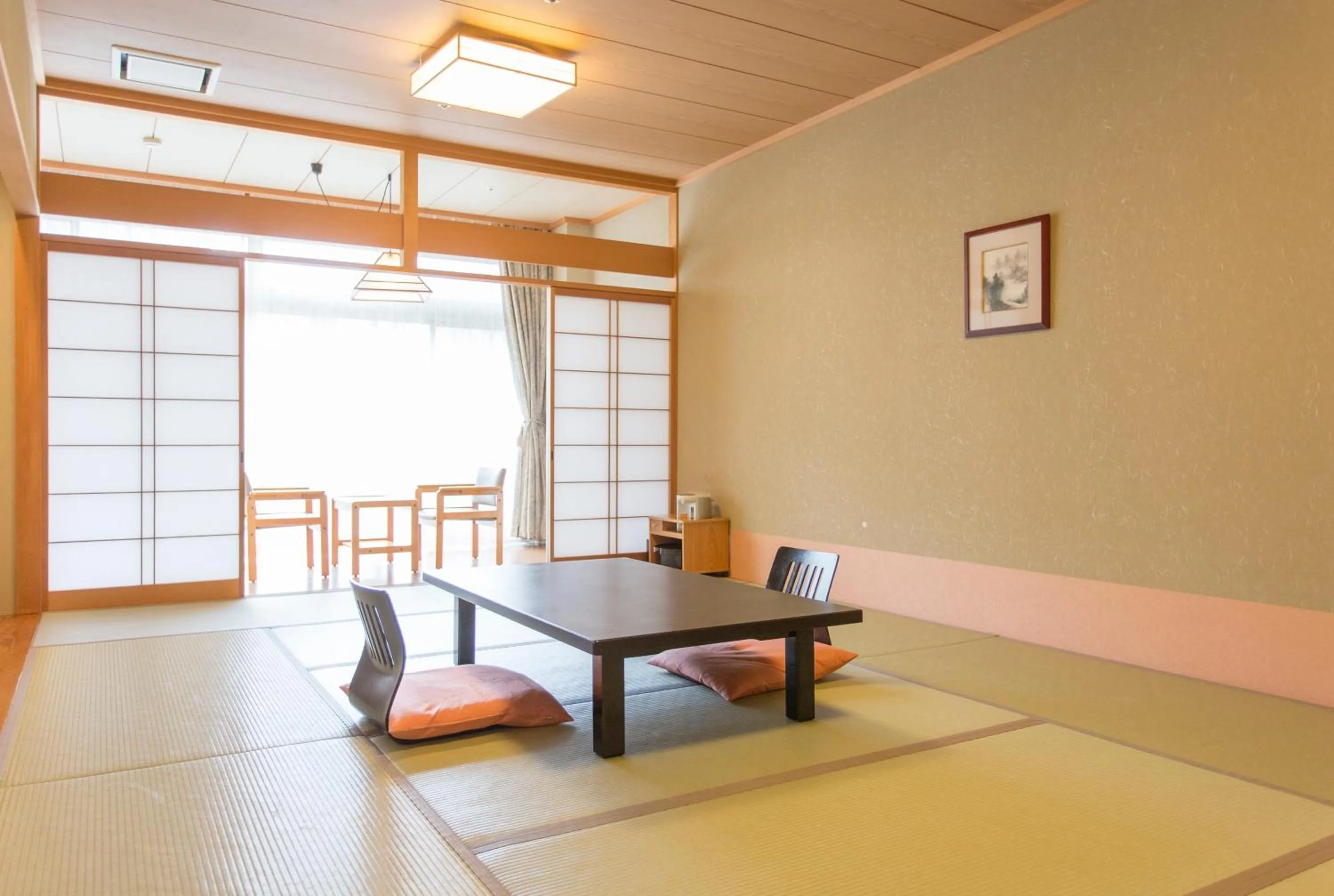 Photo of the whole room in Arima Kirari