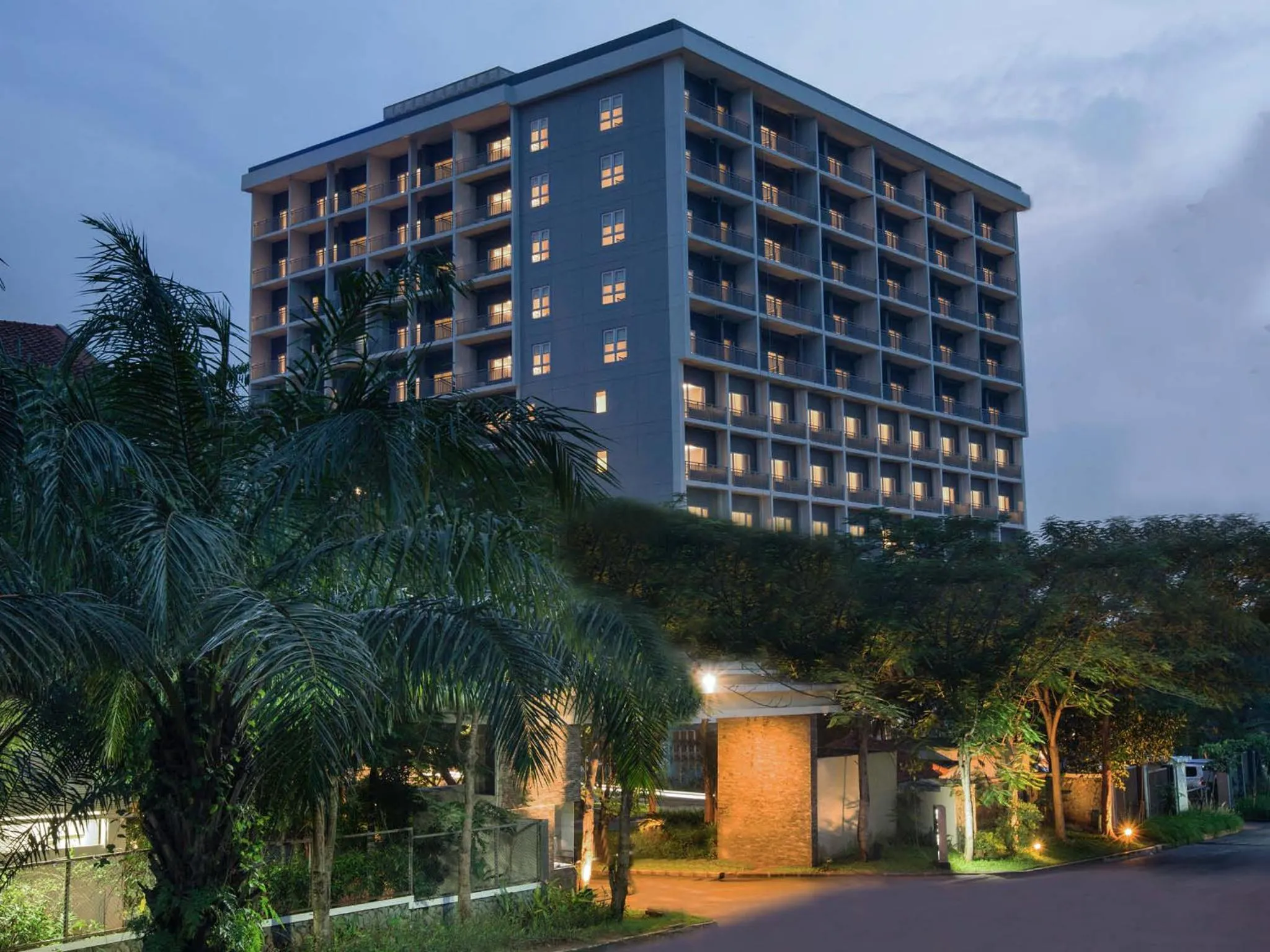Facade/entrance in Delonix Hotel Karawang