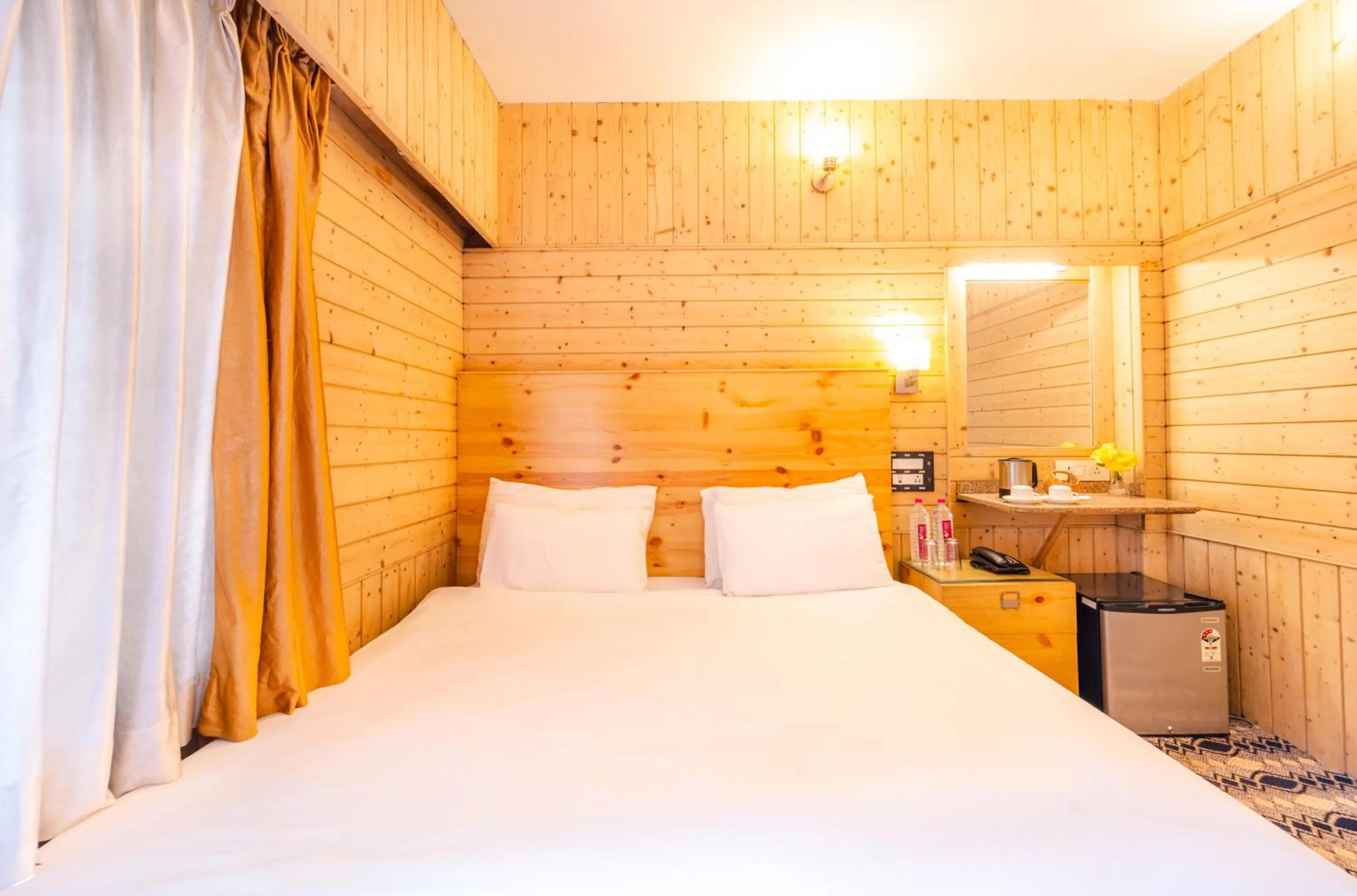 Bedroom, Bed in Hotel Mirage