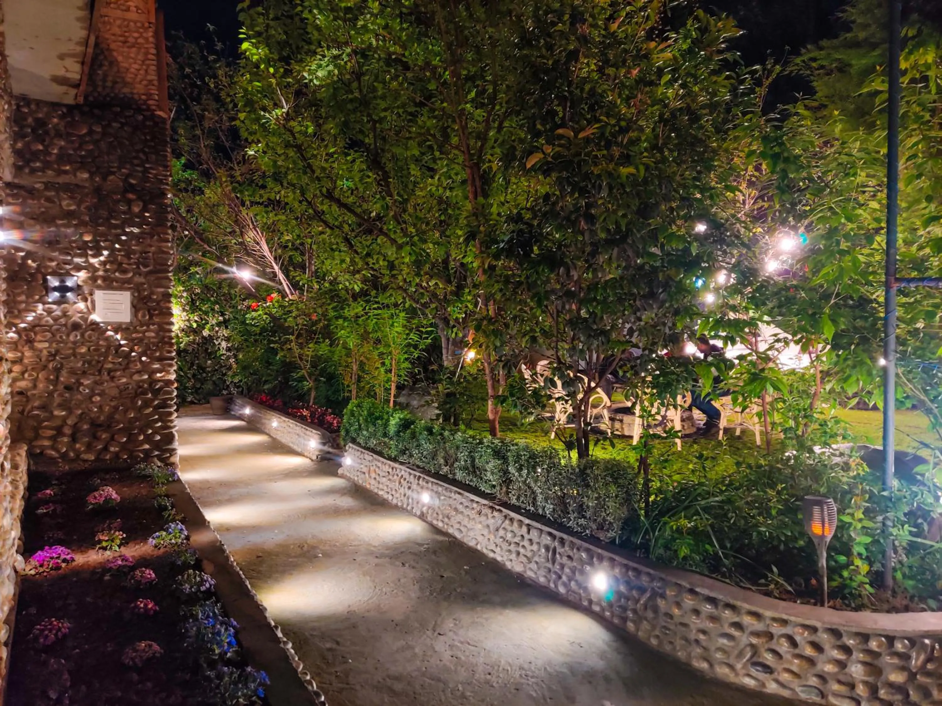 Restaurant/places to eat in Hotel Mirage