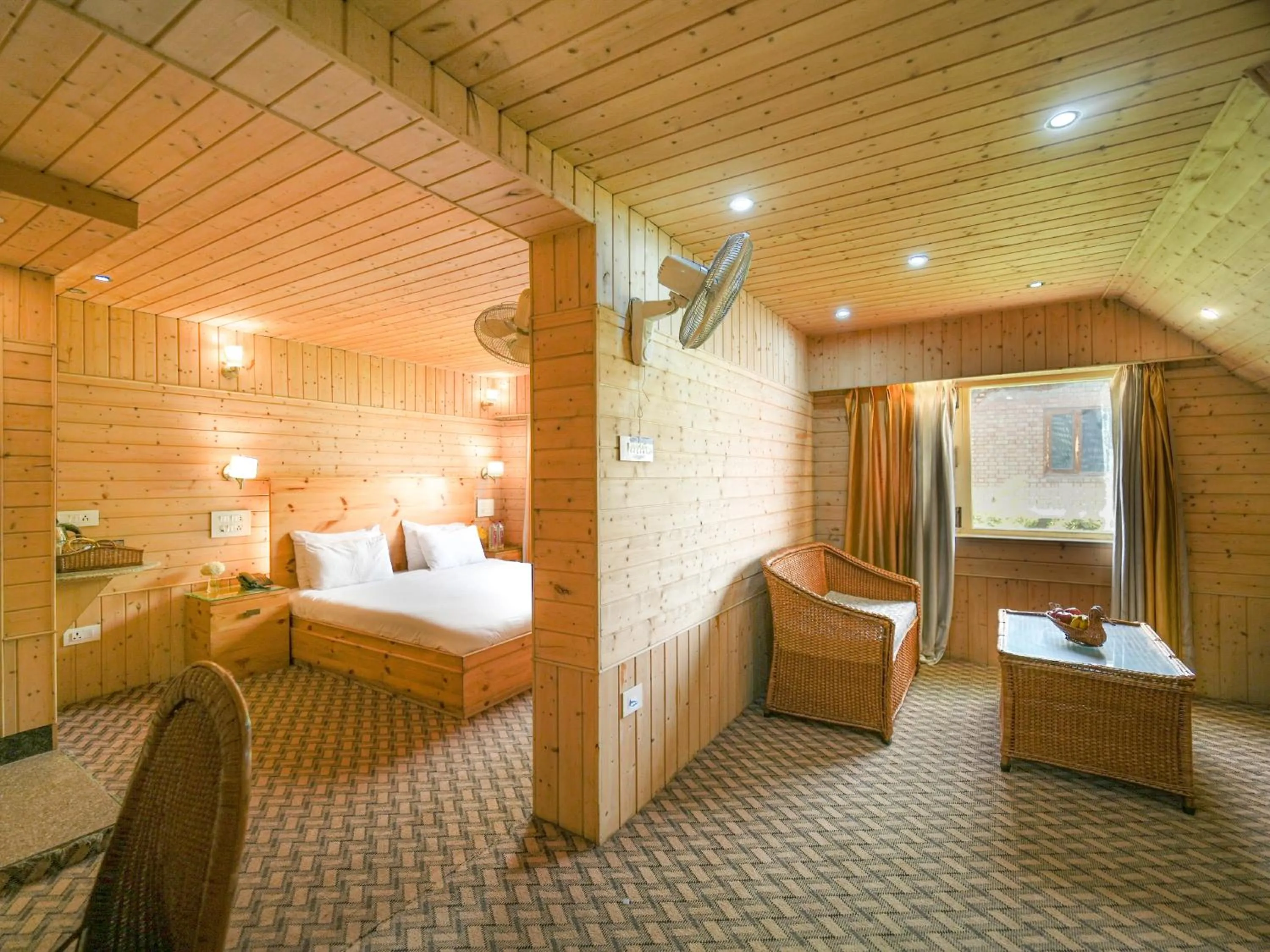 Bedroom, Bed in Hotel Mirage