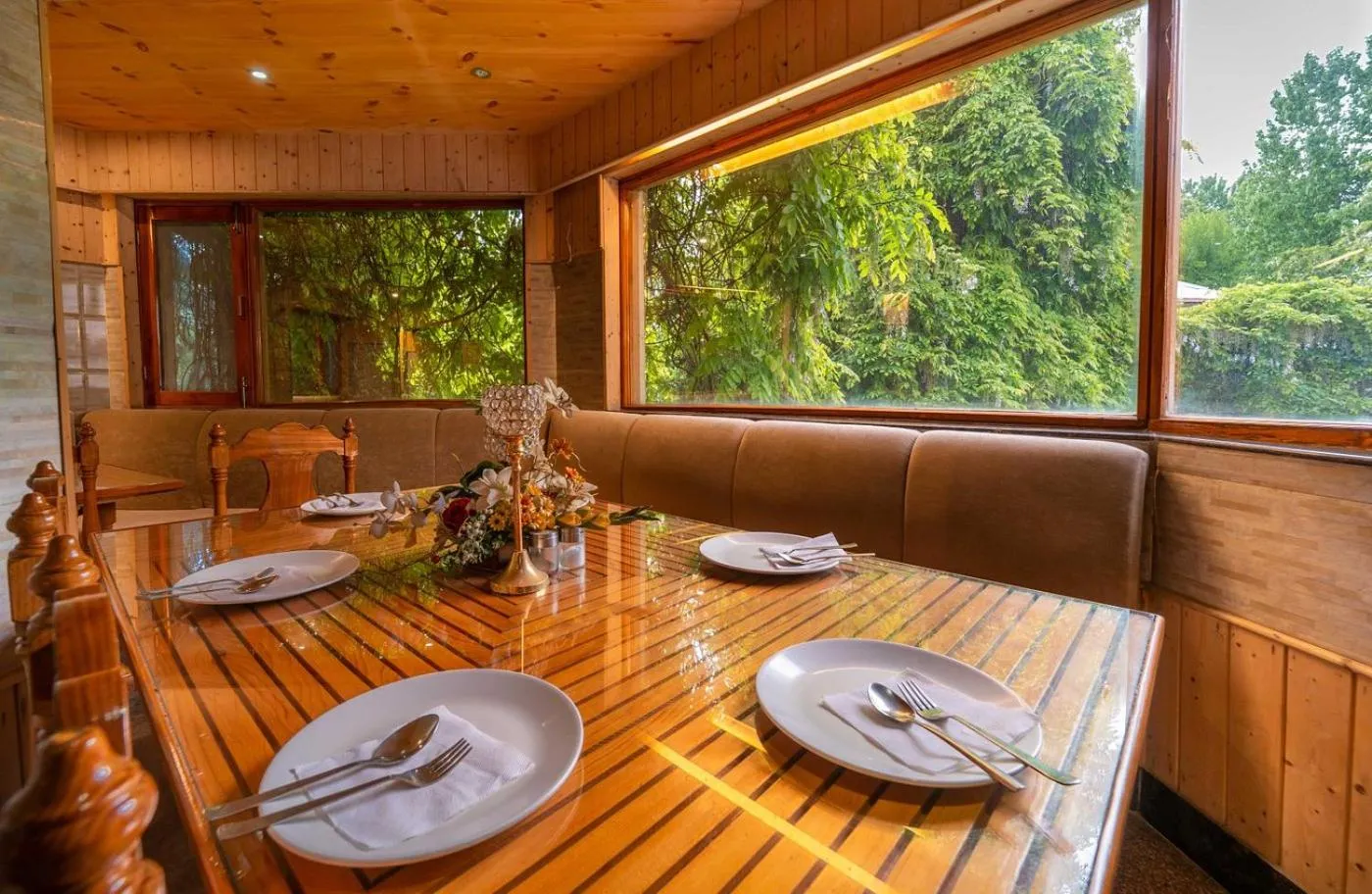 Dining area in Hotel Mirage