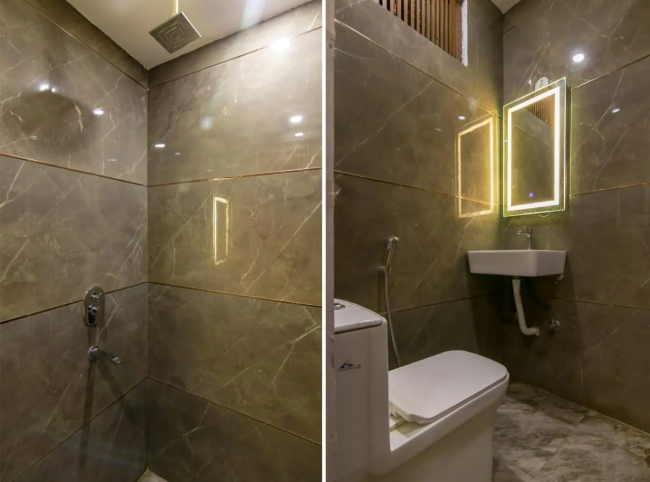 Shower in Hotel Star Palace