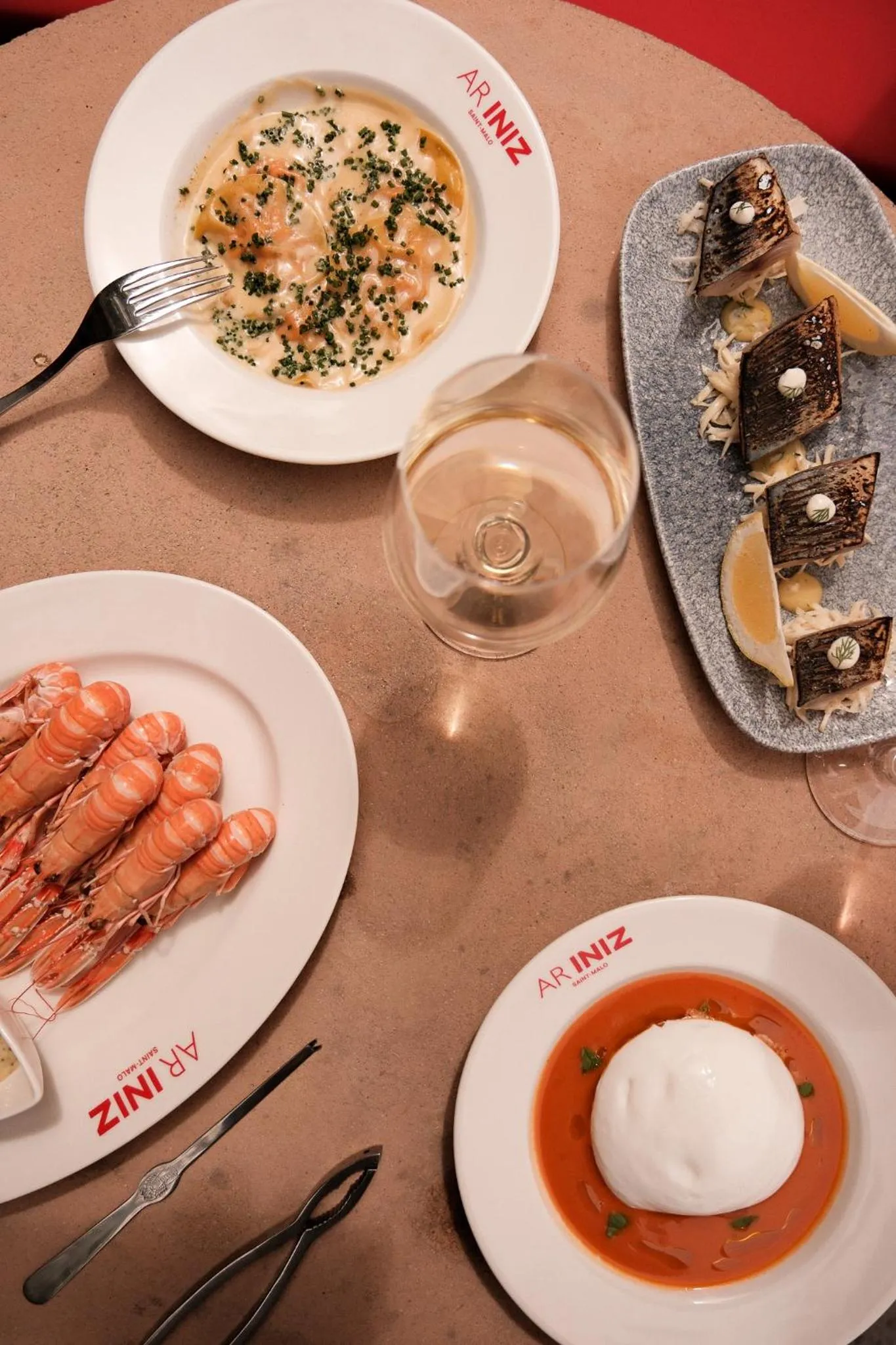 Food and drinks in Hôtel Ar Iniz