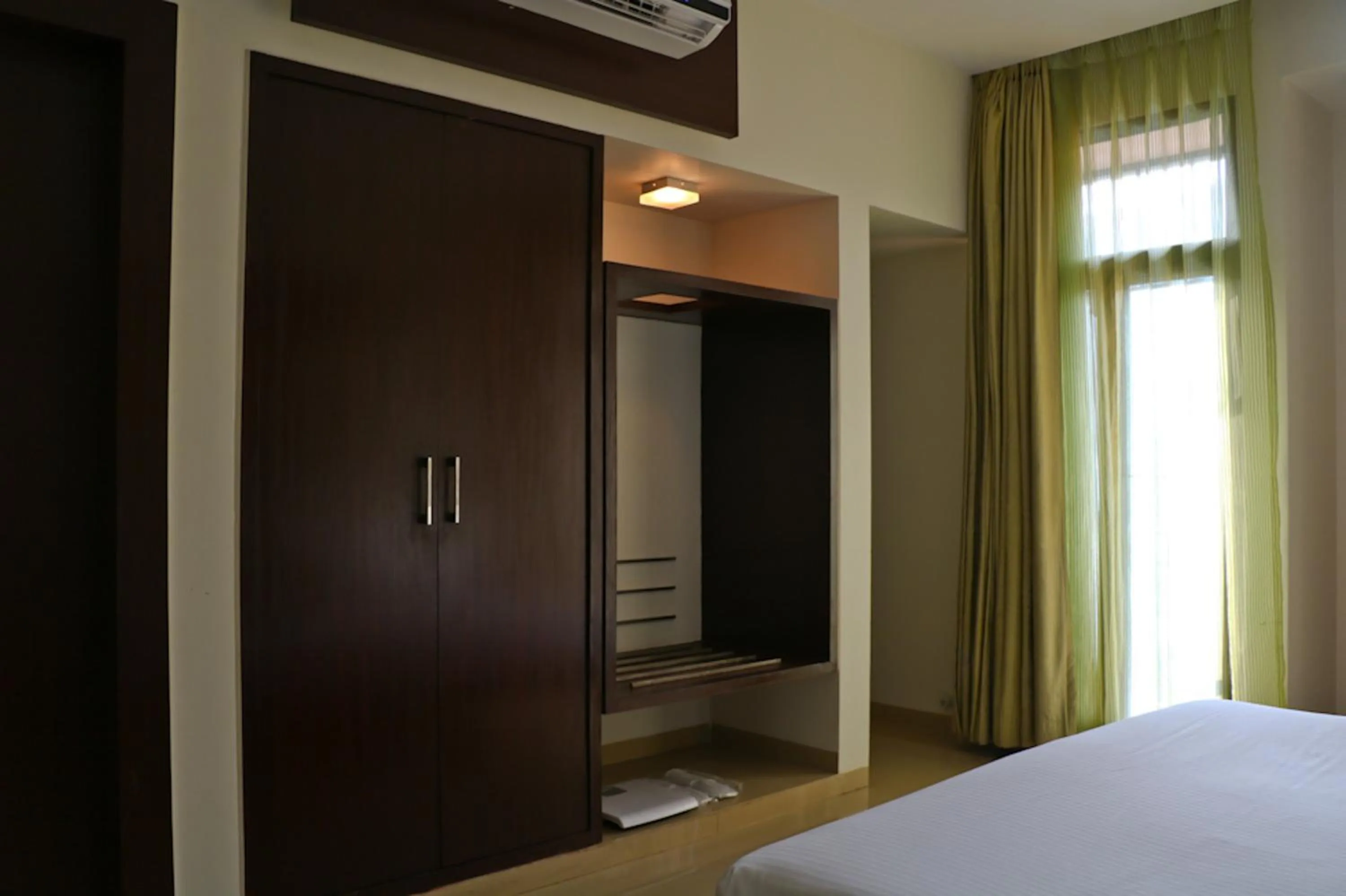 Bedroom, Bed in The Waterfront Shaw Lavasa