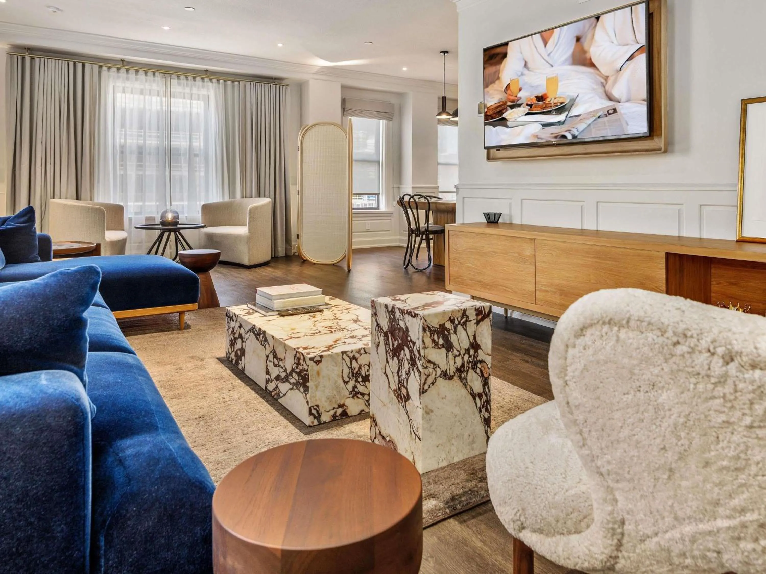 Bedroom in Ändra Hotel Seattle - MGallery Collection