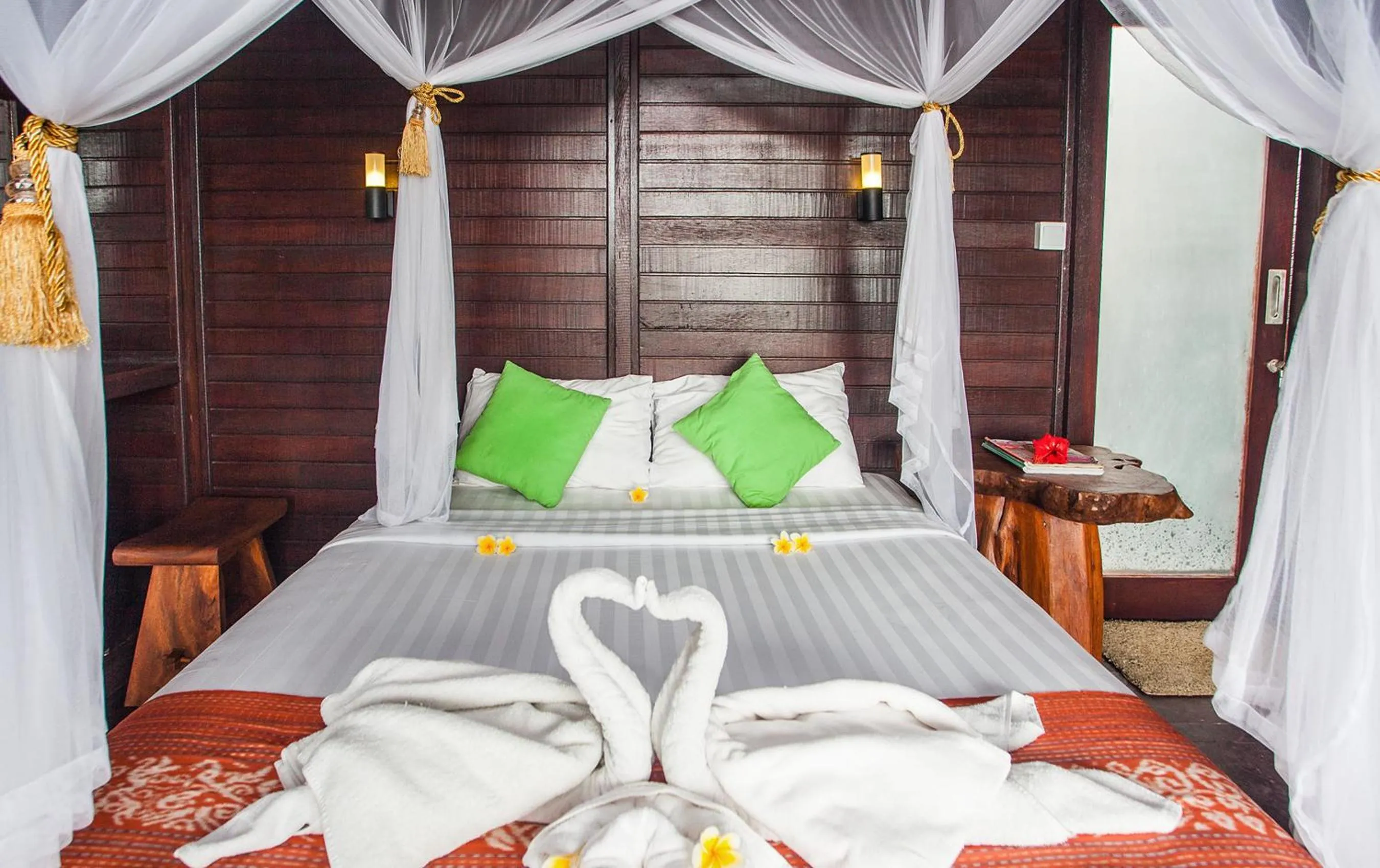 Bedroom, Bed in Poh Manis Lembongan