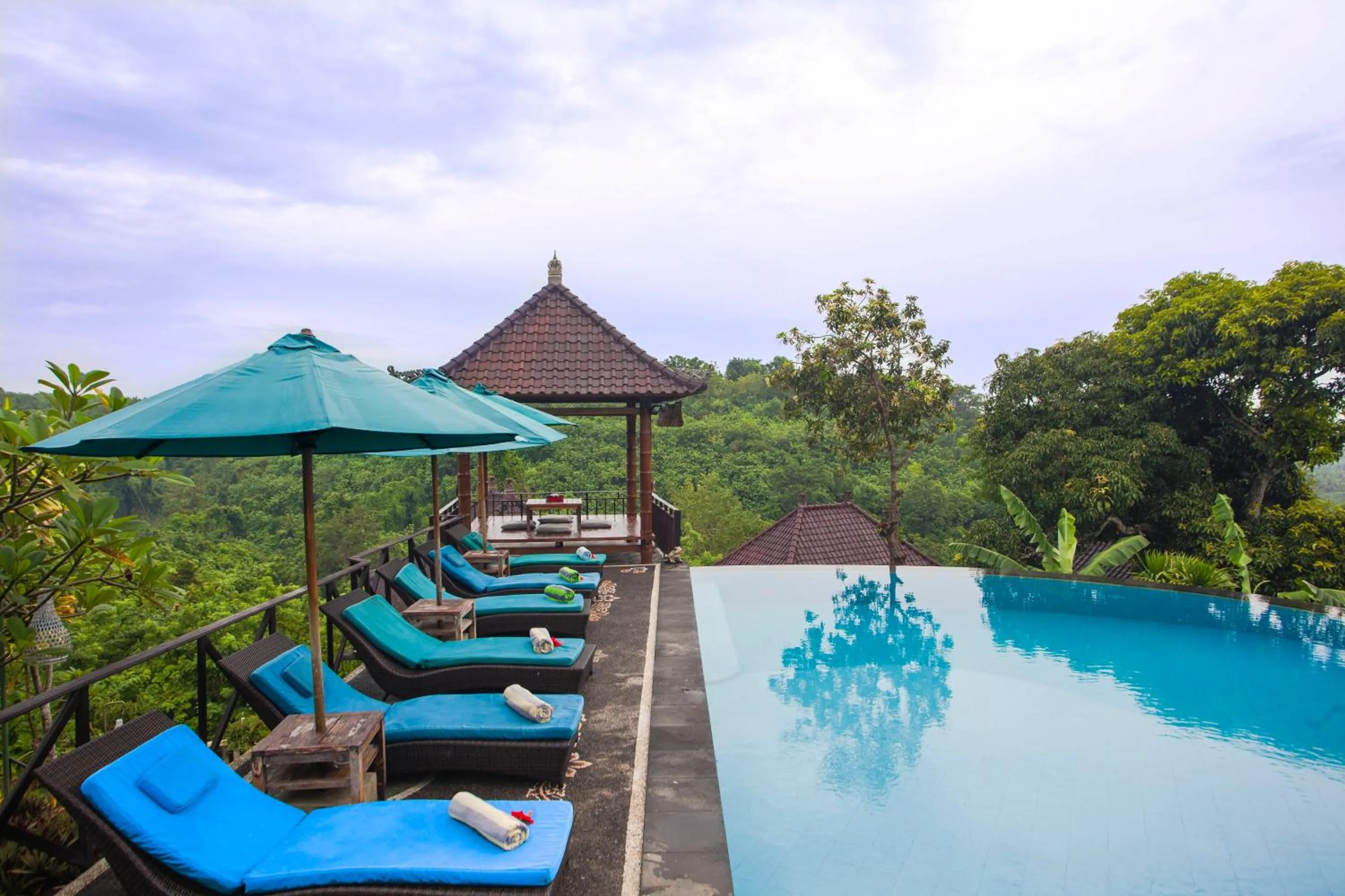 Swimming pool in Poh Manis Lembongan