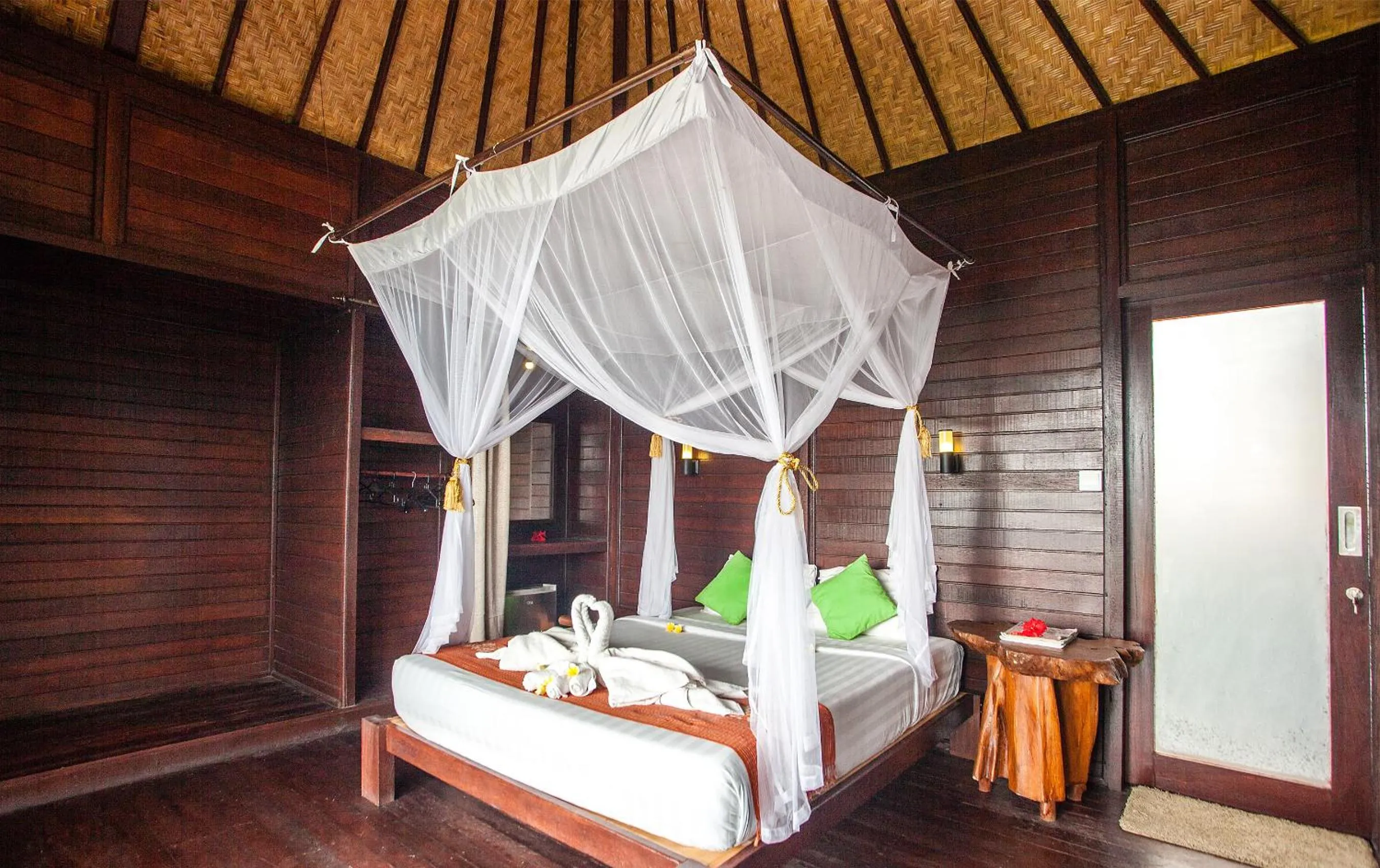 Bedroom, Bed in Poh Manis Lembongan