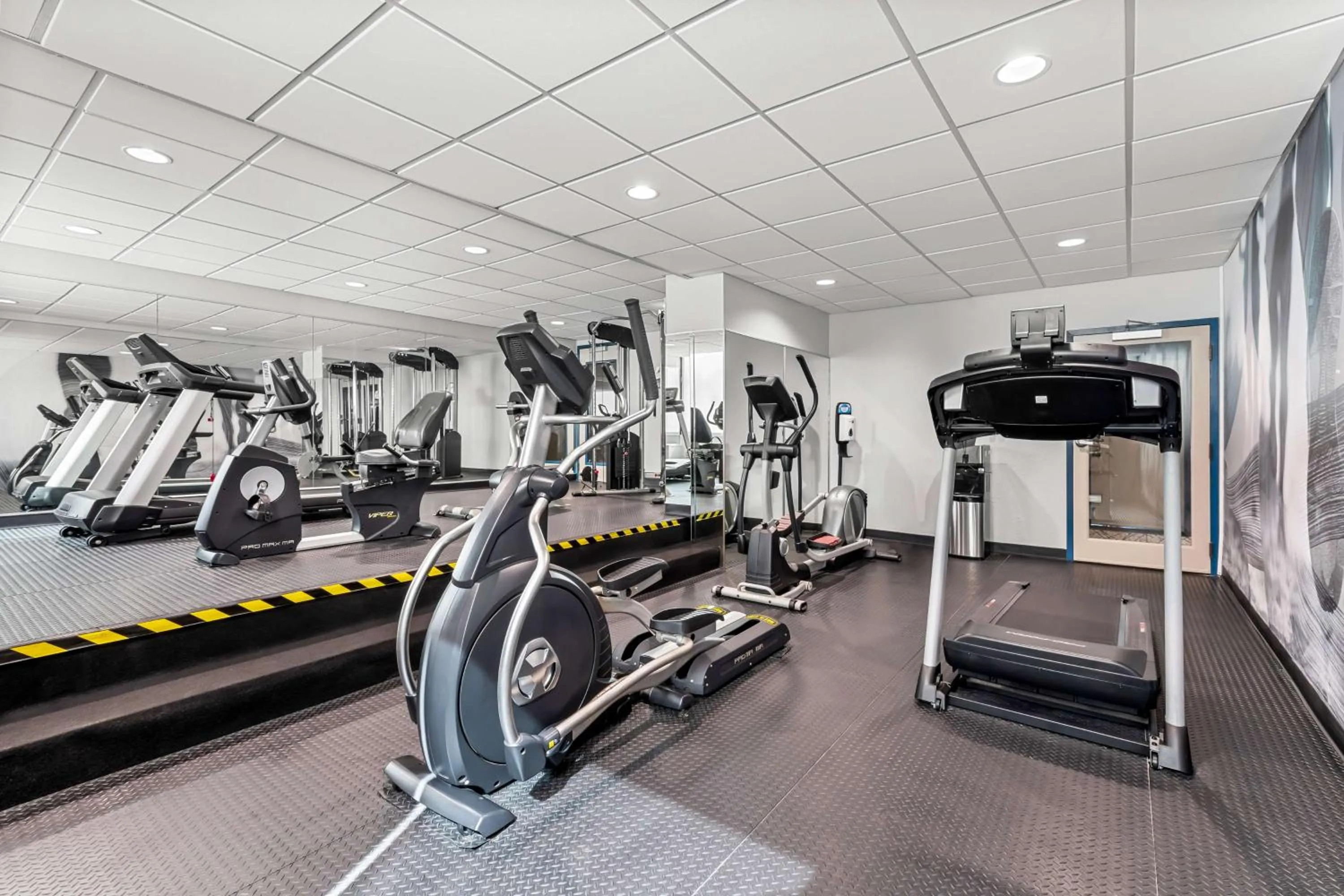 Fitness centre/facilities in City Express by Marriott Charlotte South End