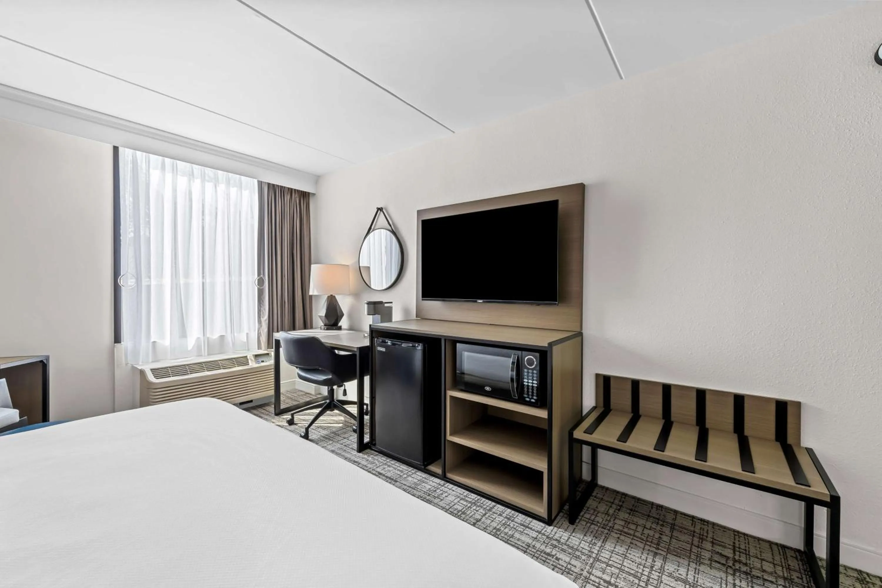 Bedroom, Bed in Best Western Plus Lower South End