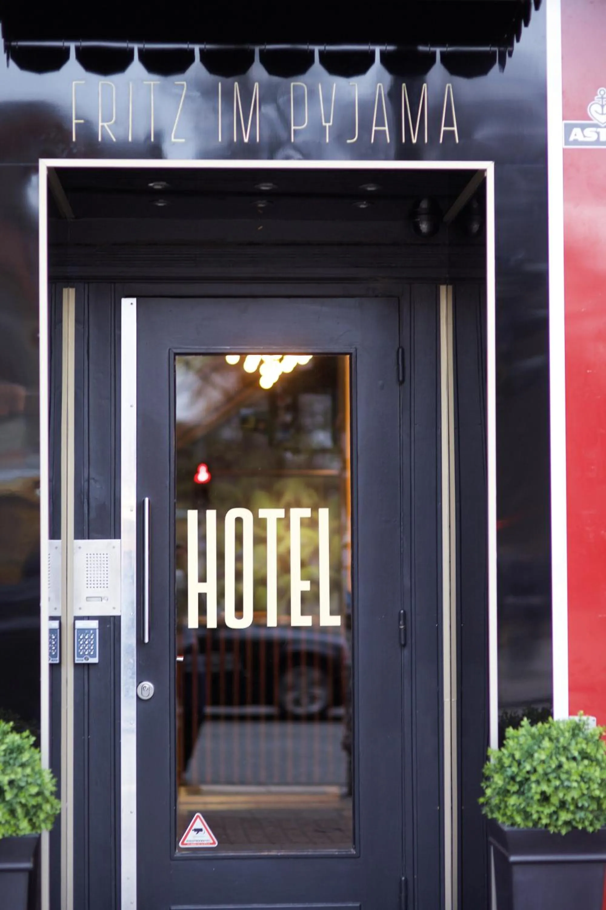 Facade/entrance in Fritz im Pyjama