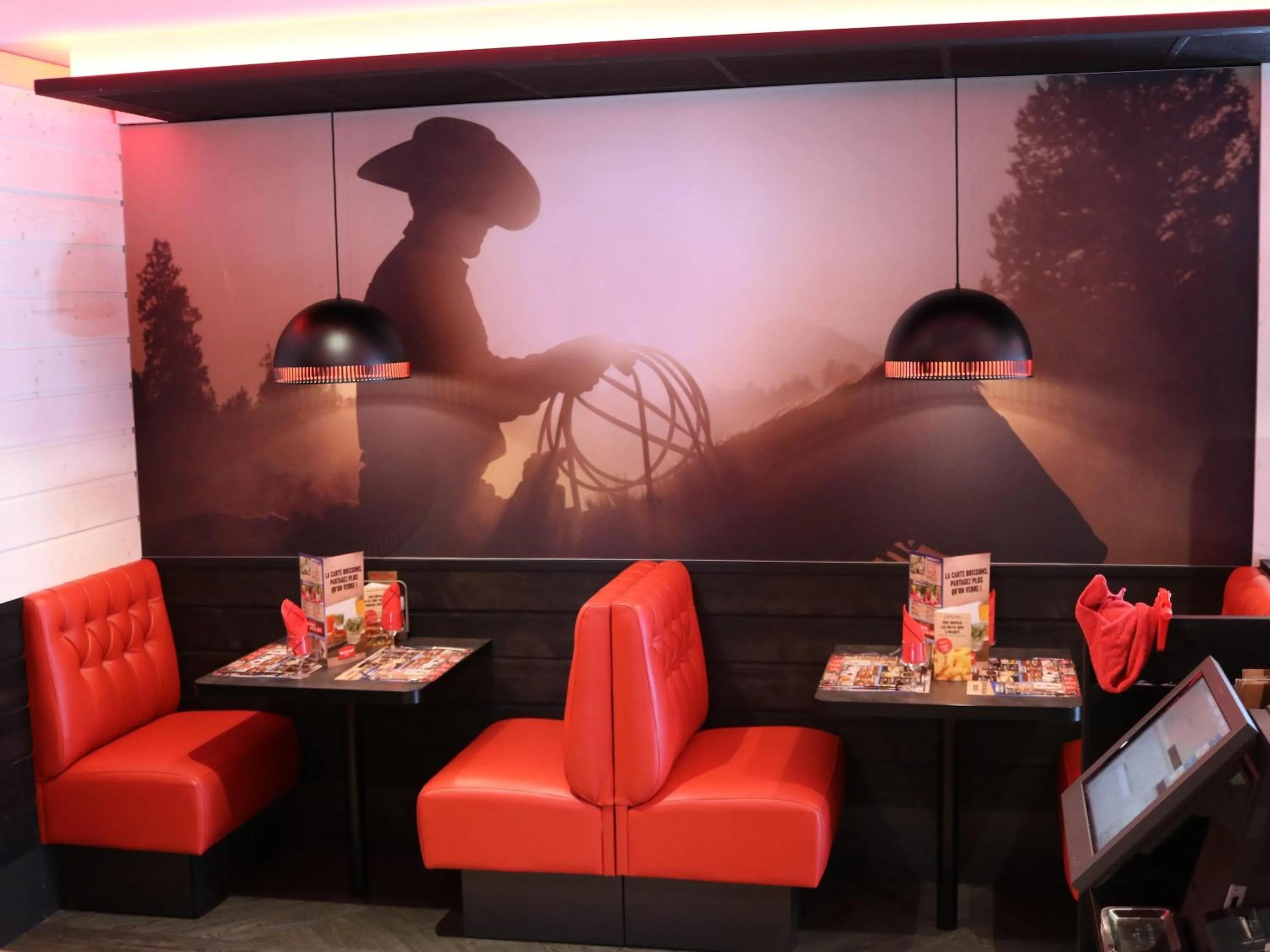 Restaurant/places to eat in Ibis Styles Crolles Grenoble A41