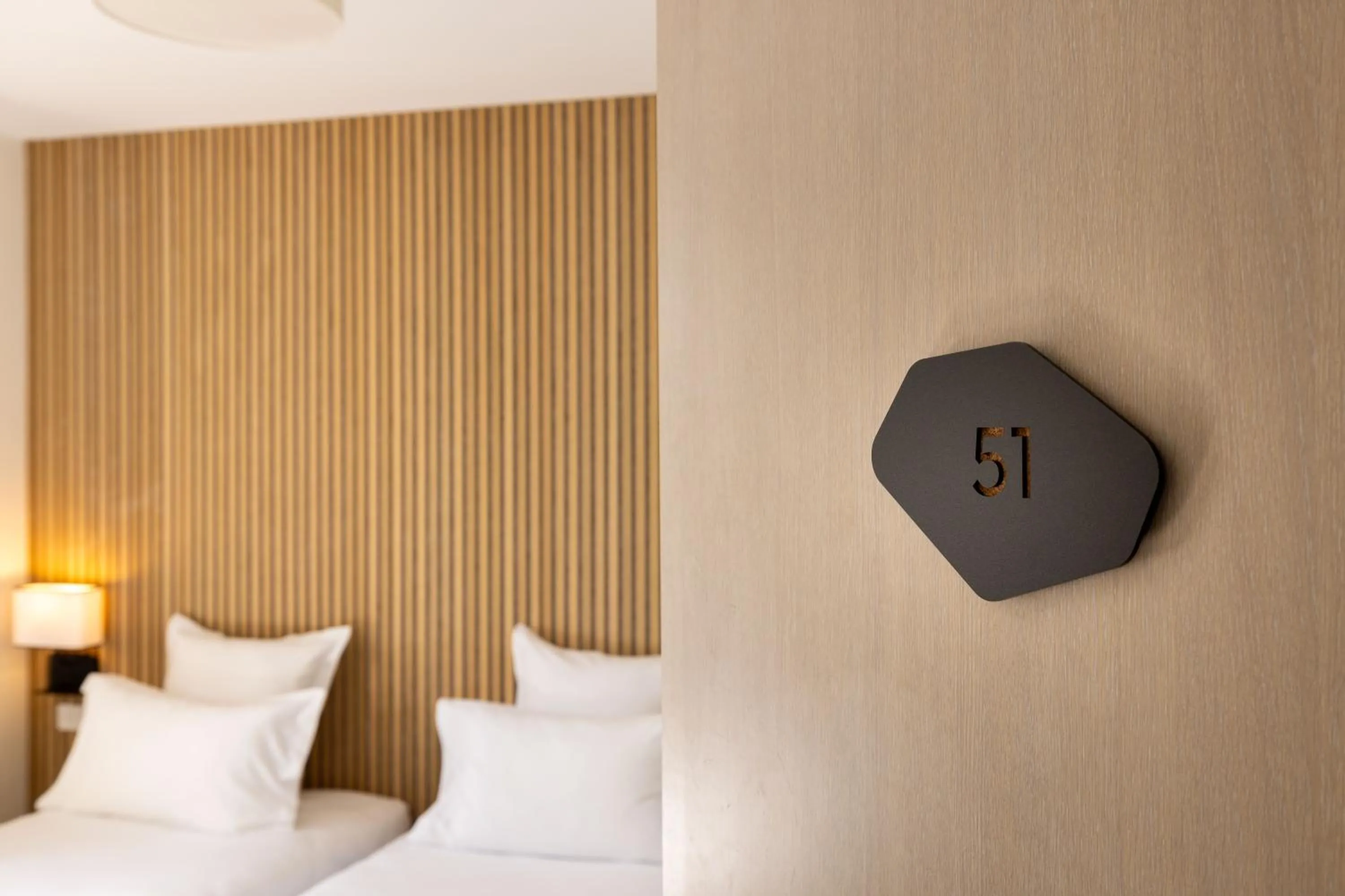 Photo of the whole room, Bed in Hotel Korner Montparnasse