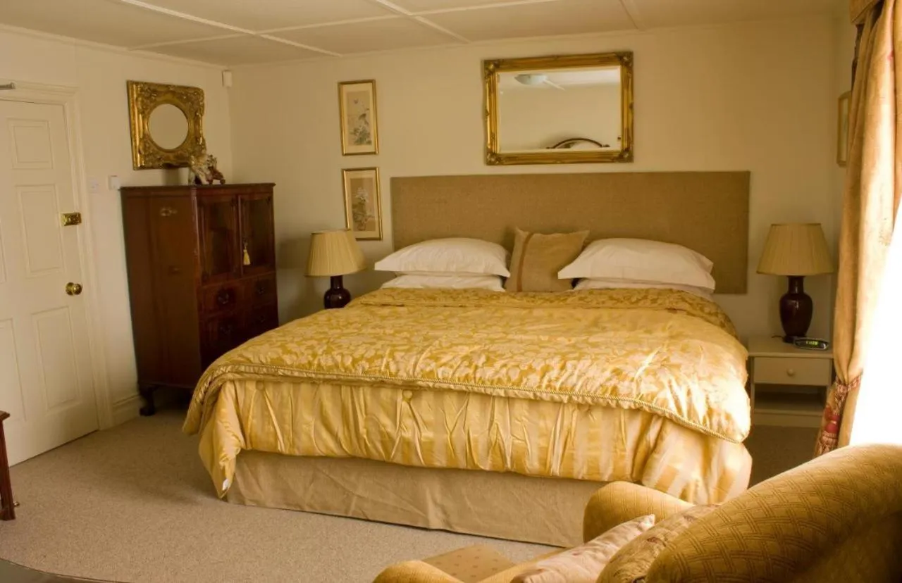 Bedroom, Bed in The Tankerville Arms