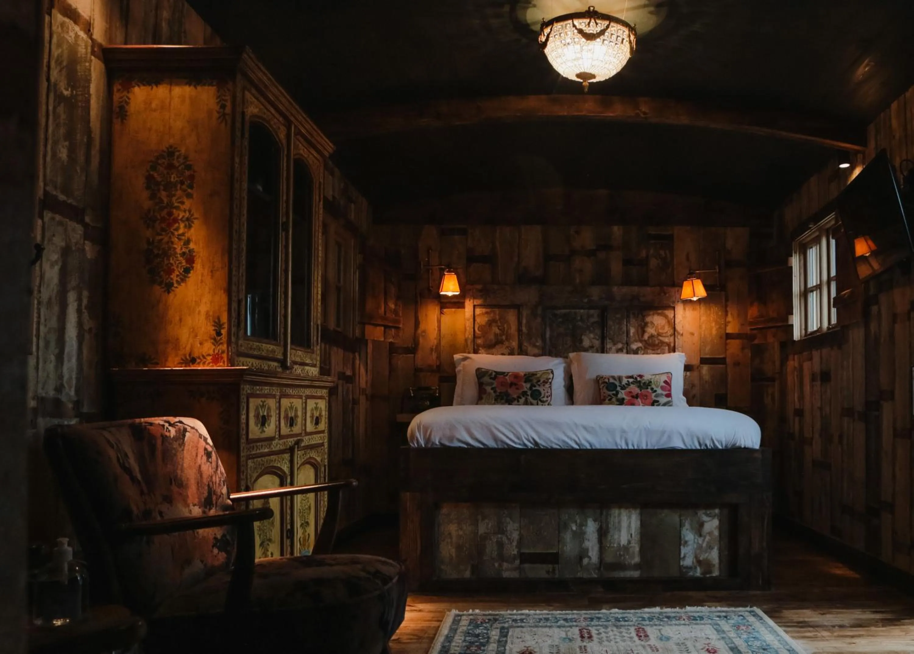 Bed in The Joiners Arms