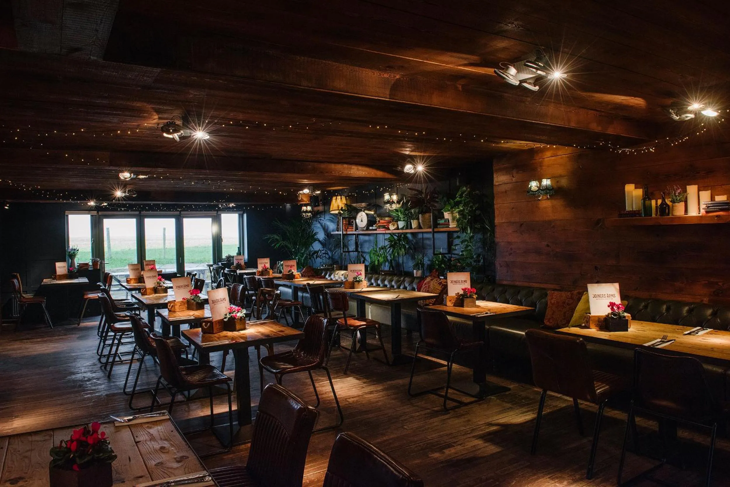 Restaurant/places to eat in The Joiners Arms