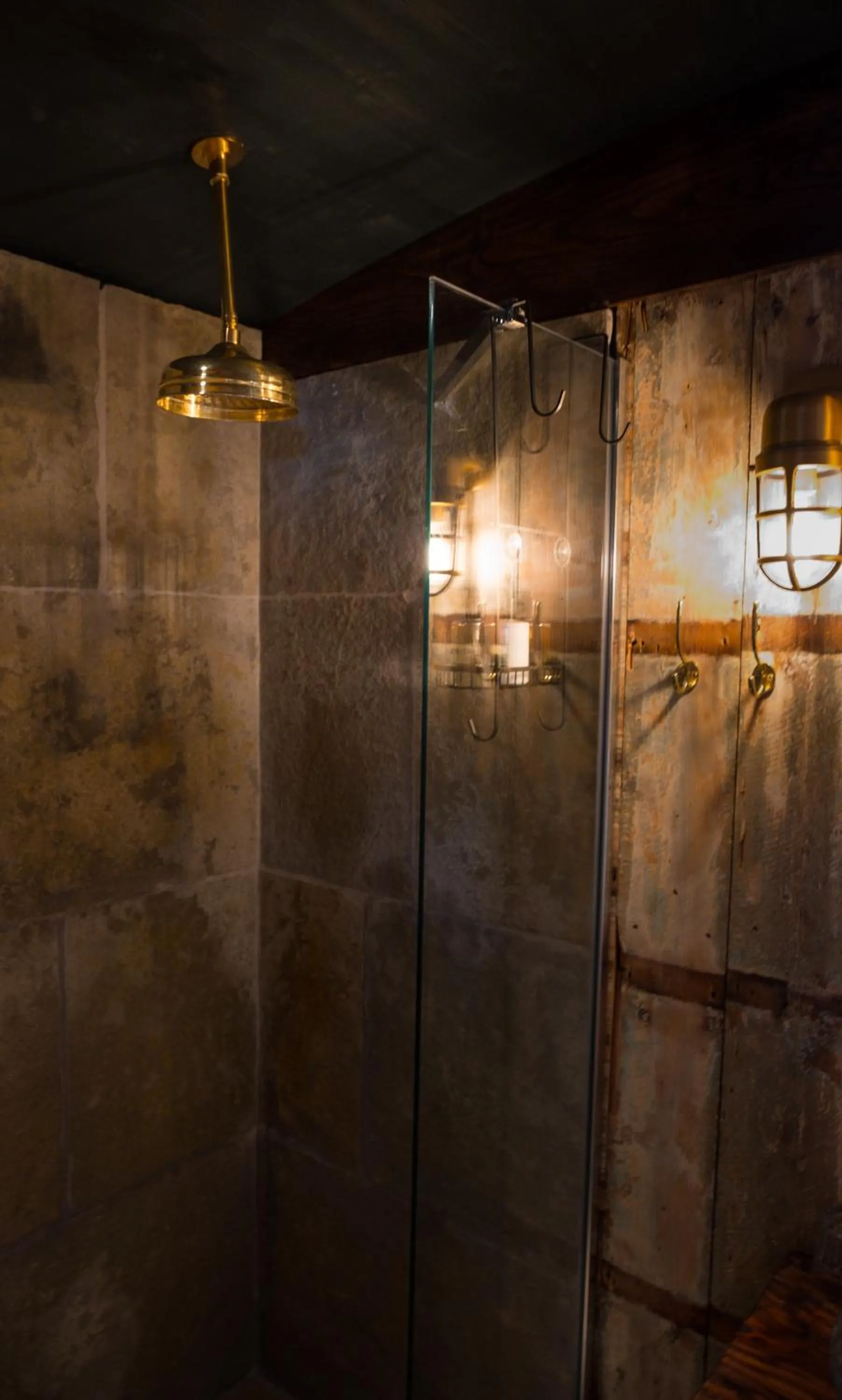 Bathroom in The Joiners Arms