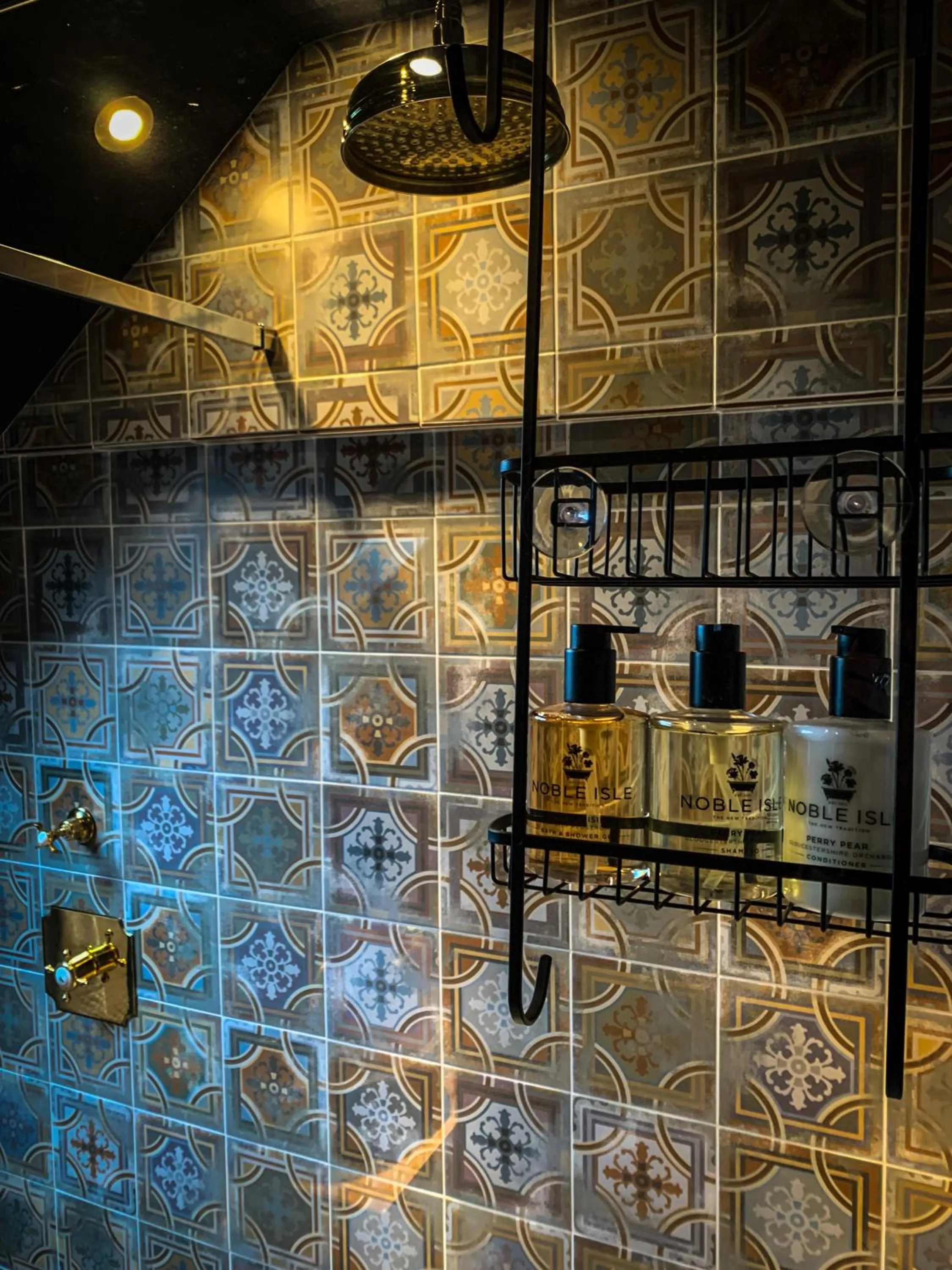 Bathroom in The Joiners Arms