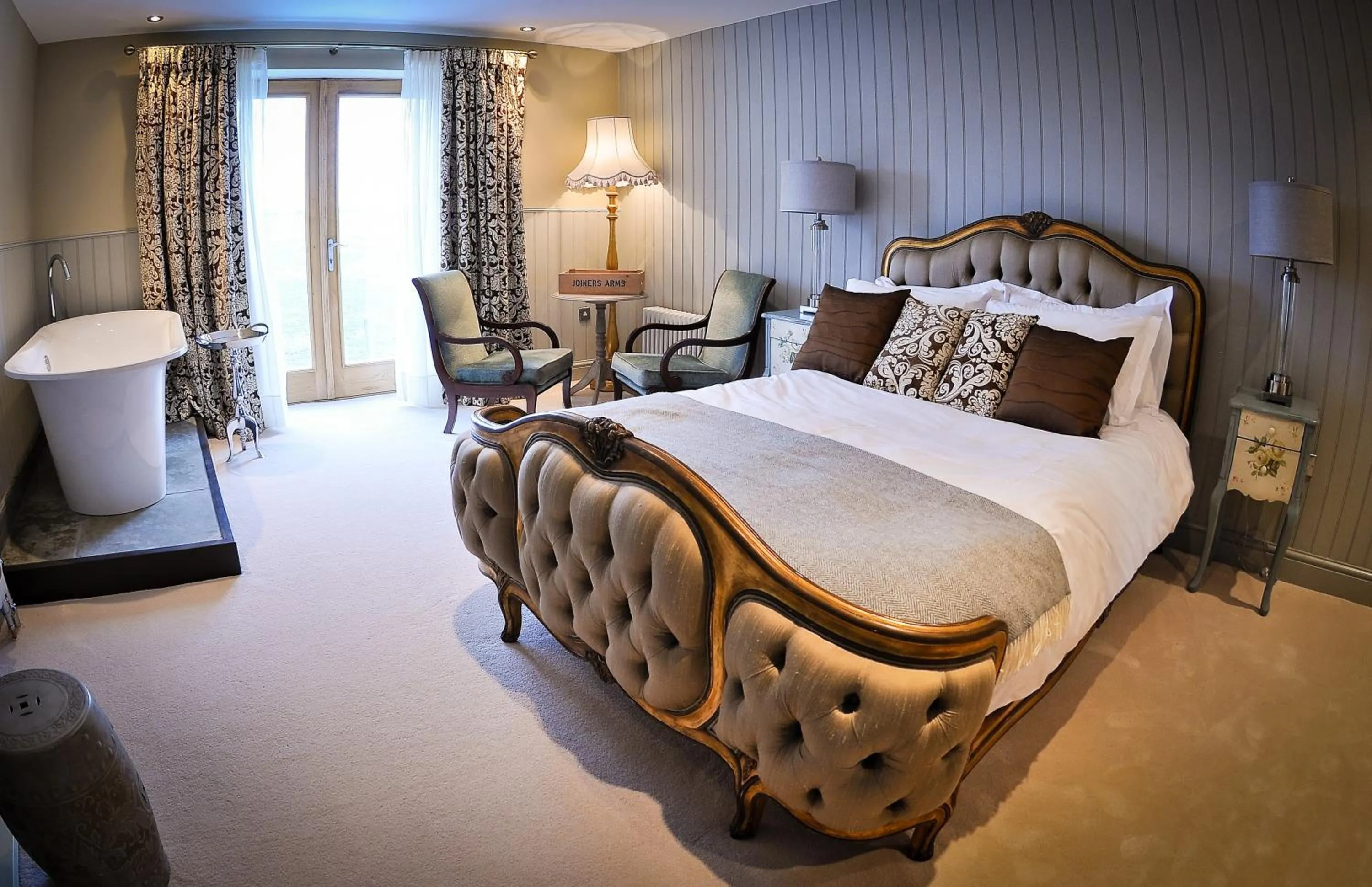 Photo of the whole room, Bed in The Joiners Arms