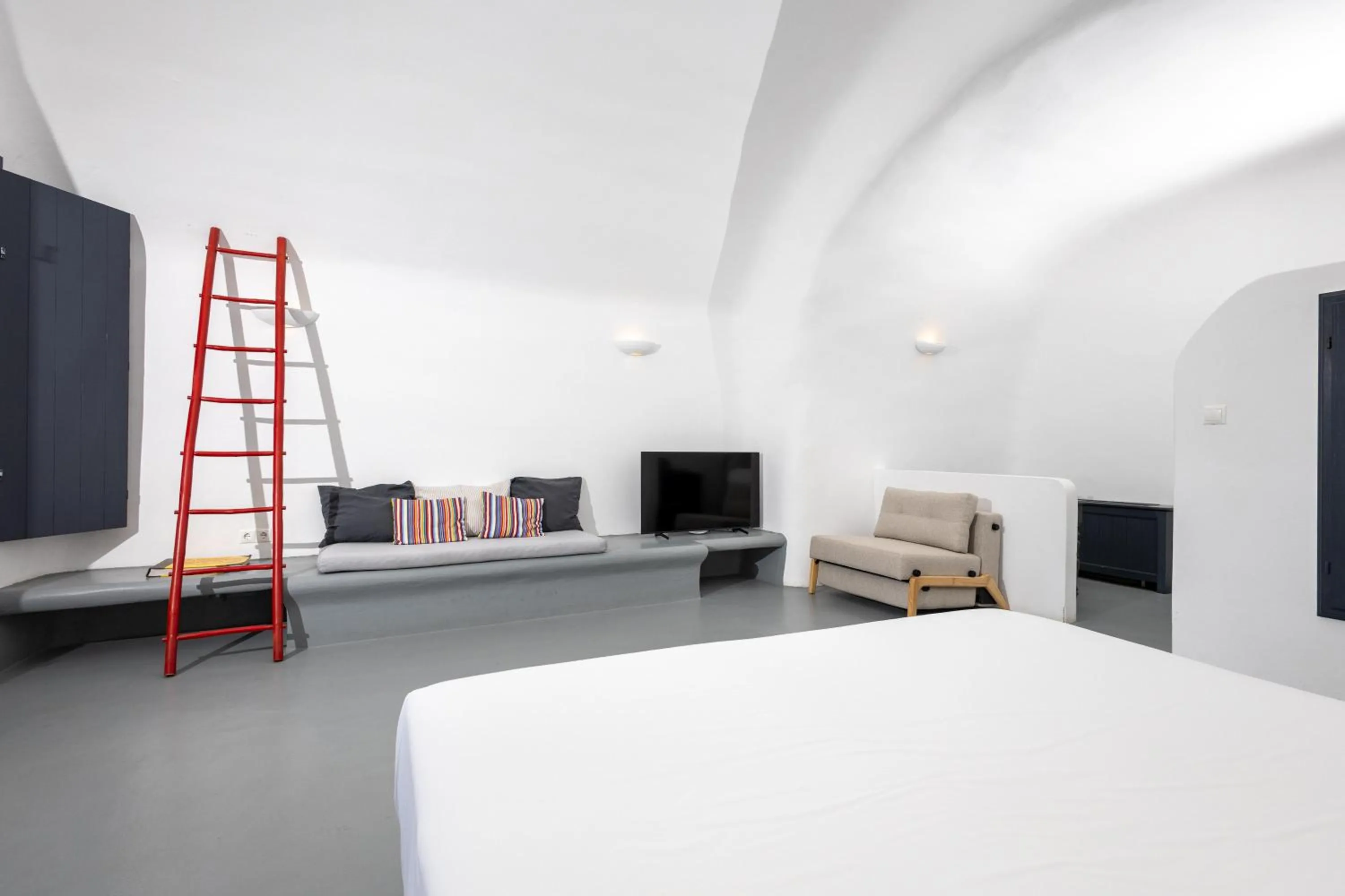 Photo of the whole room, Bed in Grand Ambassador Santorini Hotel