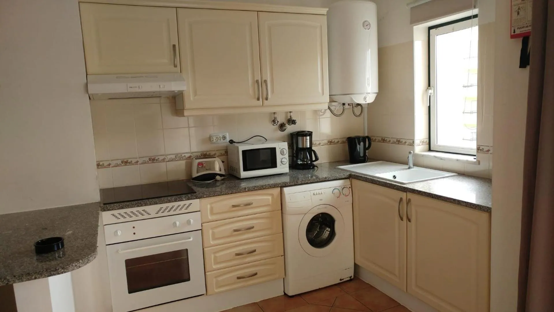 Kitchen or kitchenette in Castelos da Rocha