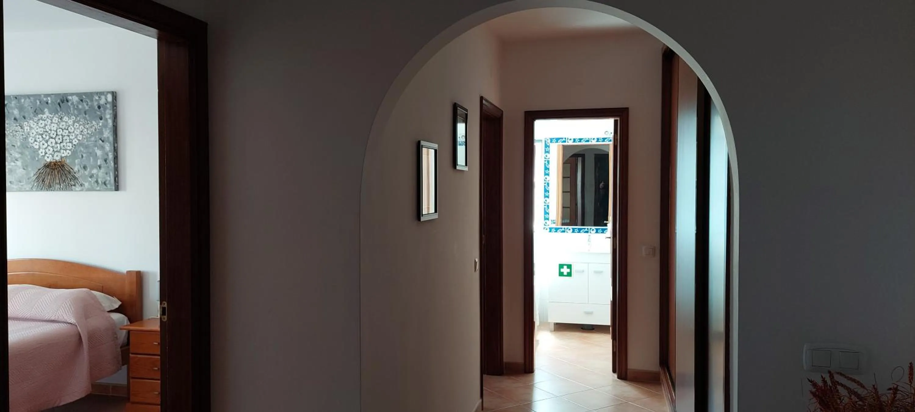 Photo of the whole room, Bed in Castelos da Rocha
