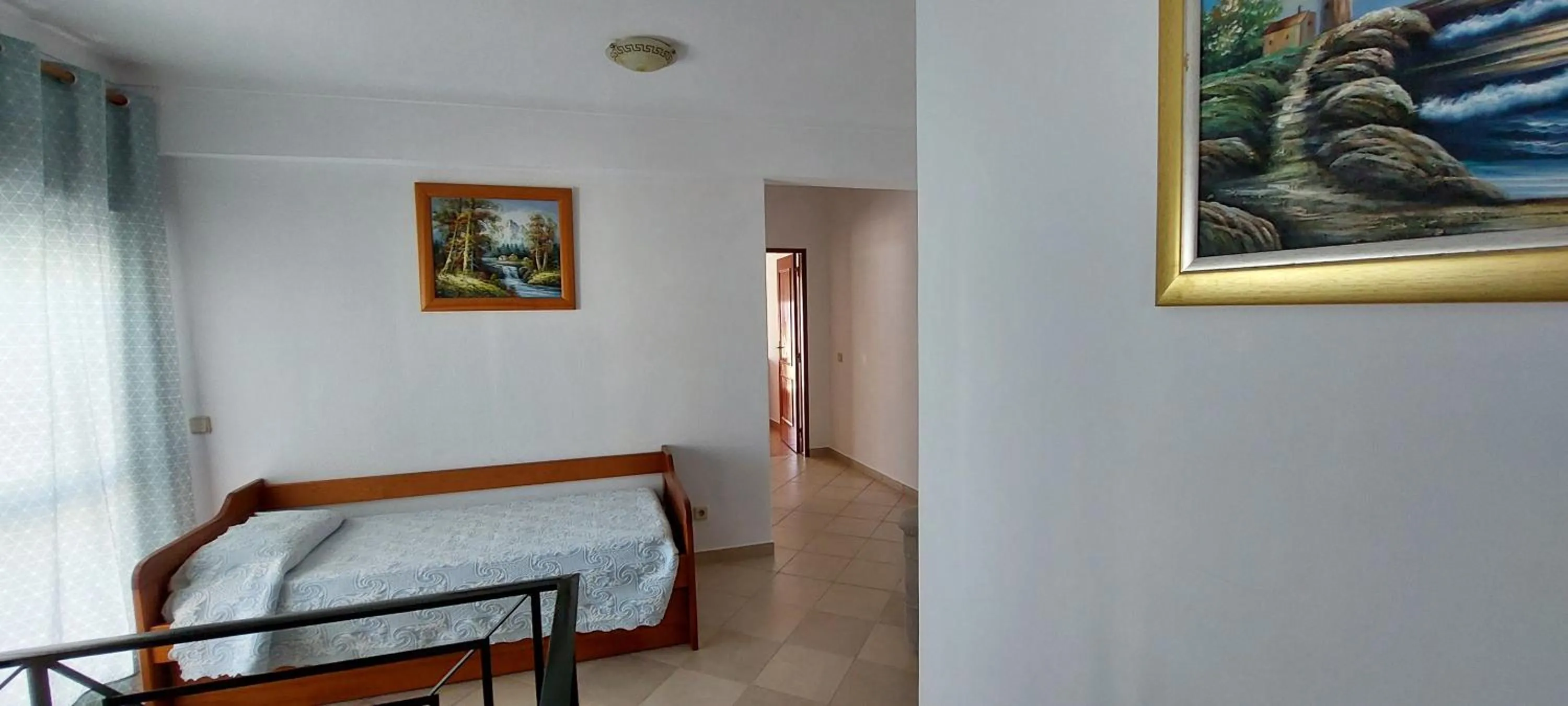 Photo of the whole room, Bed in Castelos da Rocha