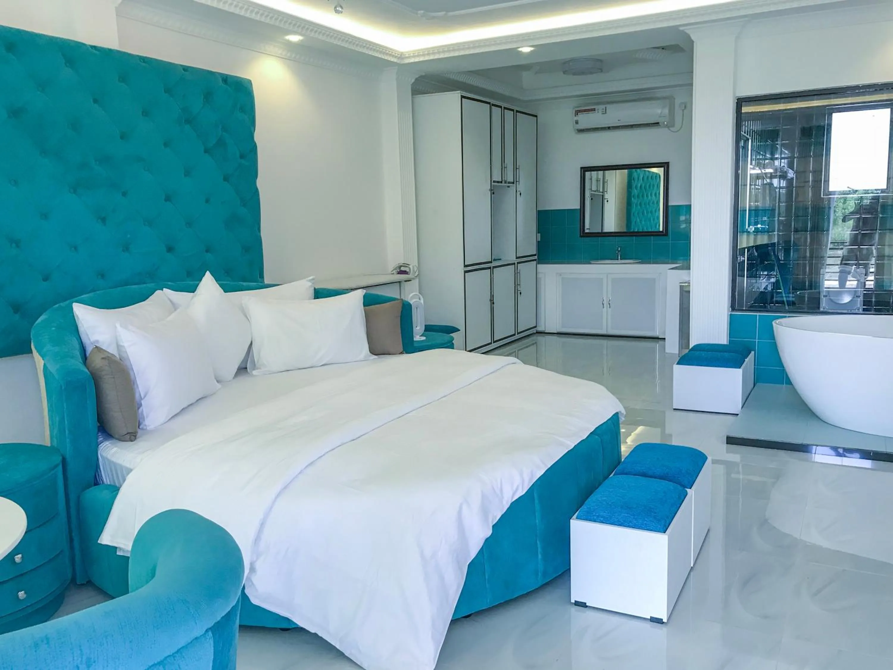 Bed in The Lion Kingdom Sigiriya