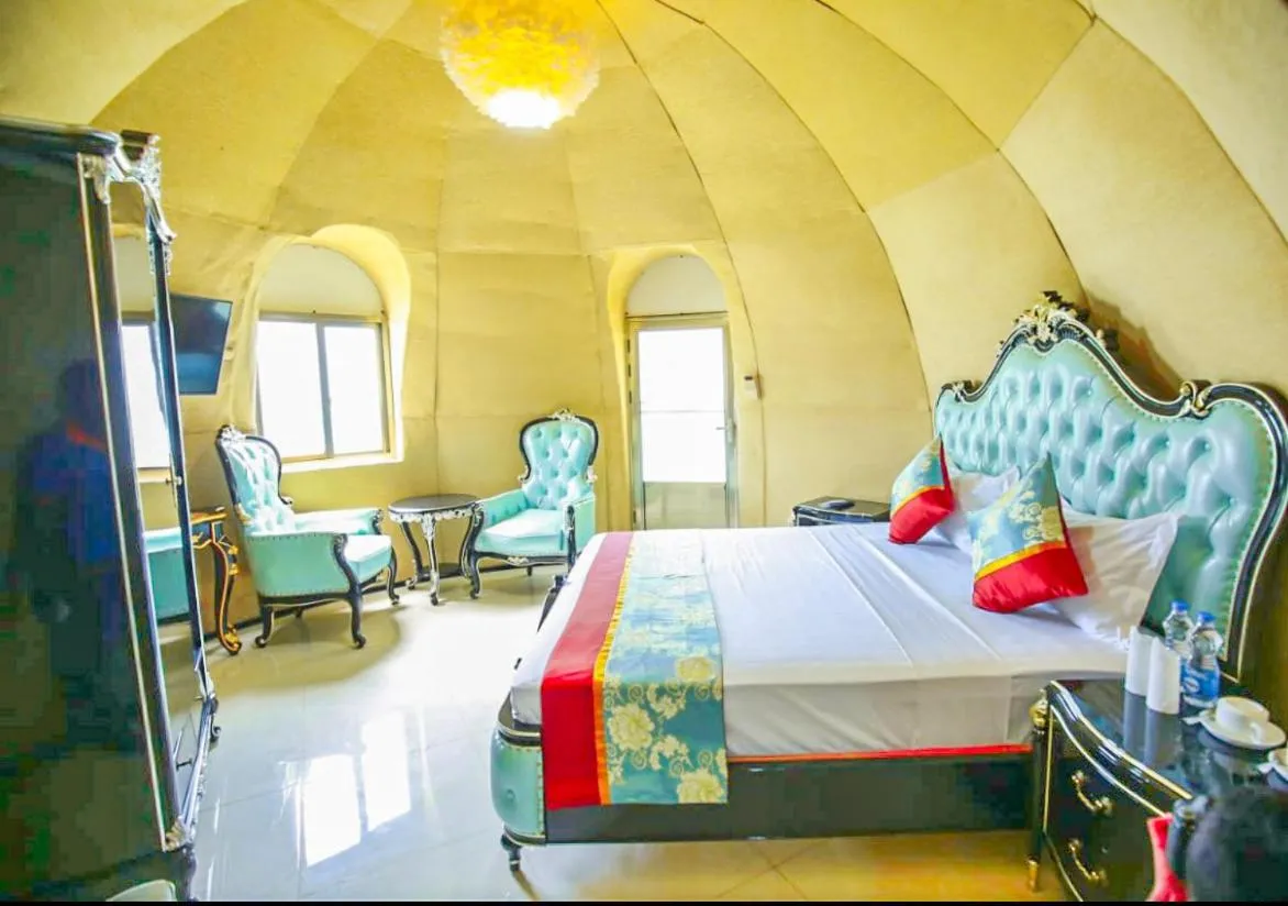 Bed in The Lion Kingdom Sigiriya