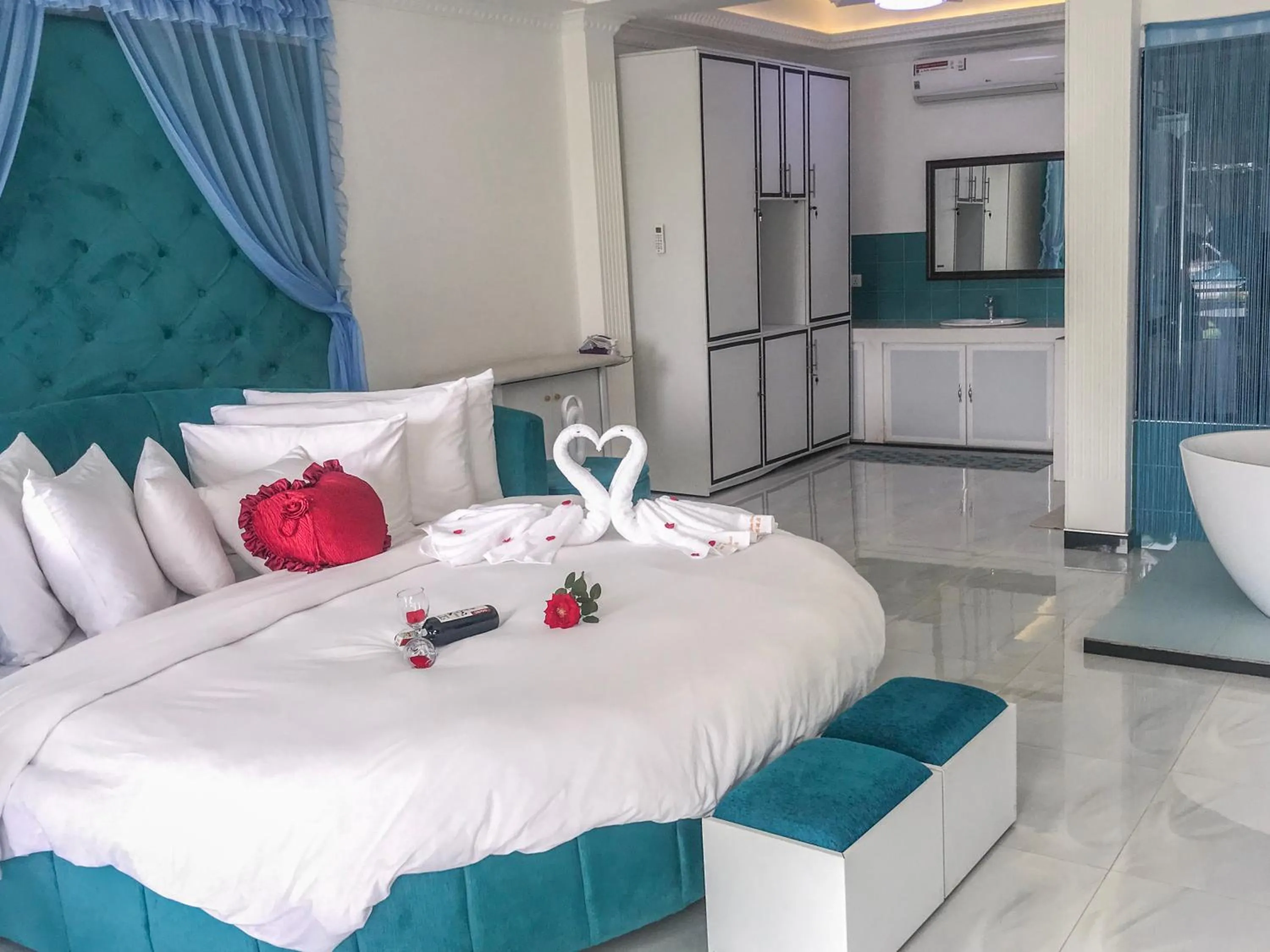 Bed in The Lion Kingdom Sigiriya