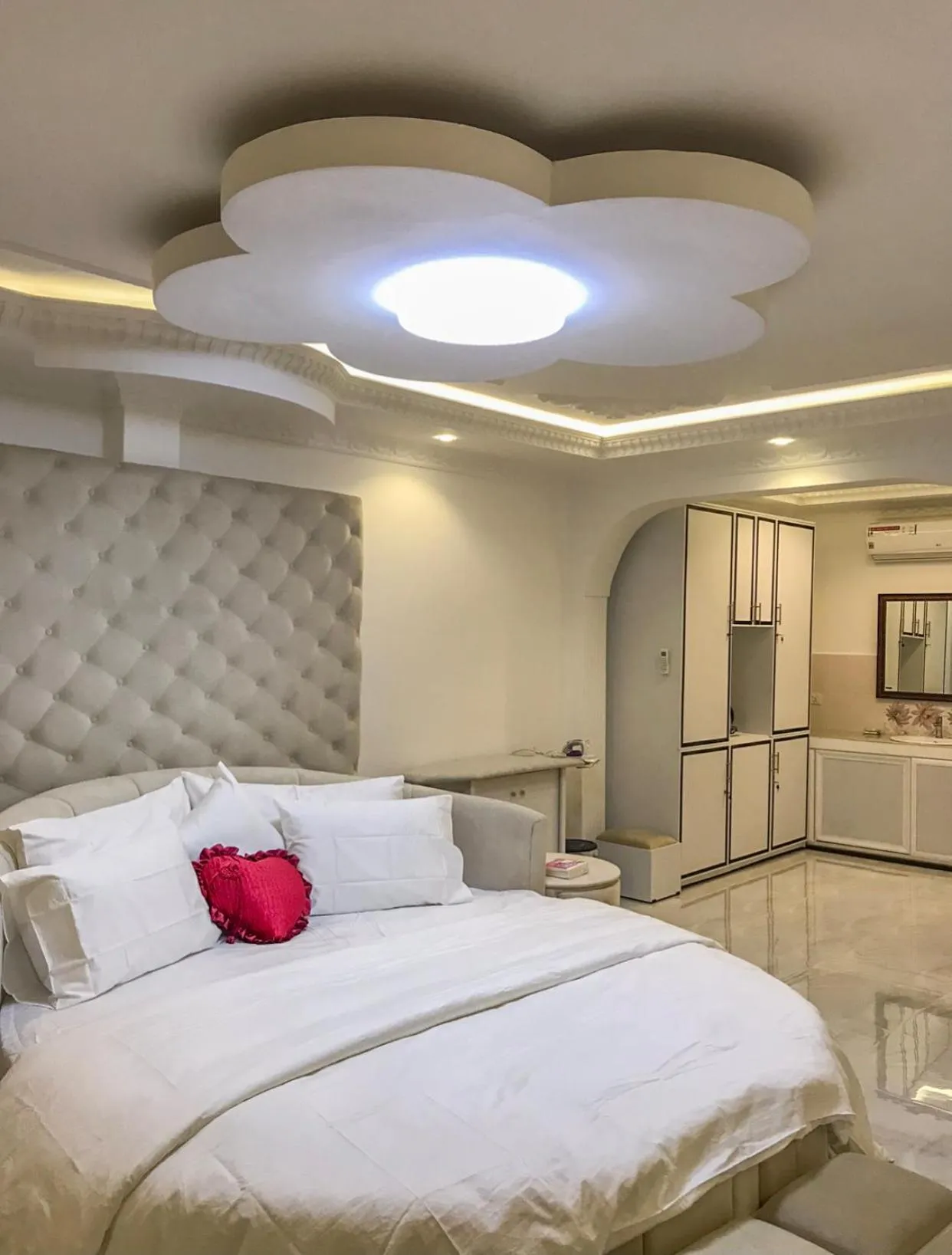 Bed in The Lion Kingdom Sigiriya