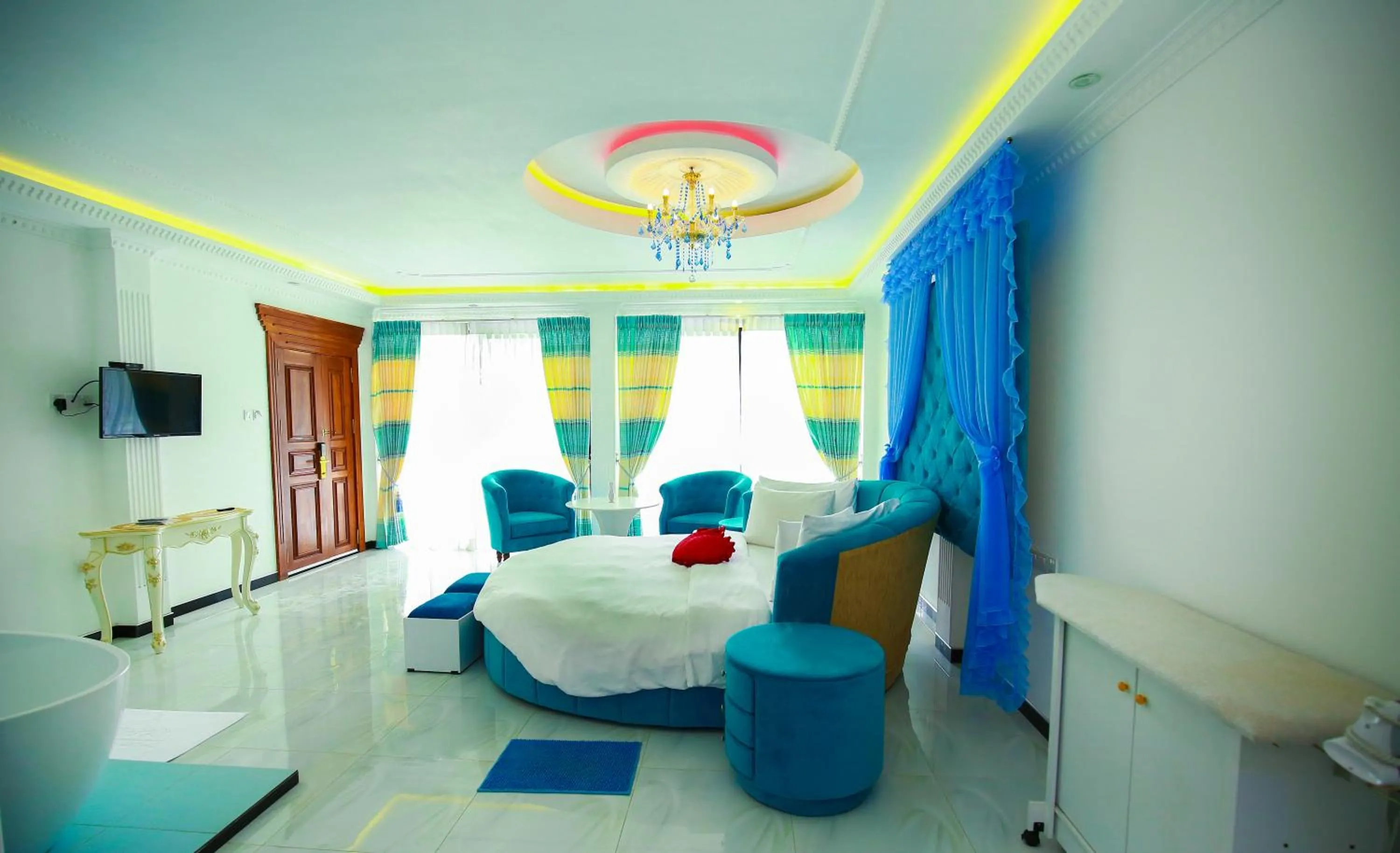 Photo of the whole room in The Lion Kingdom Sigiriya