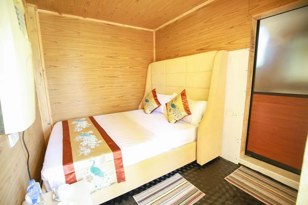 Bed in The Lion Kingdom Sigiriya