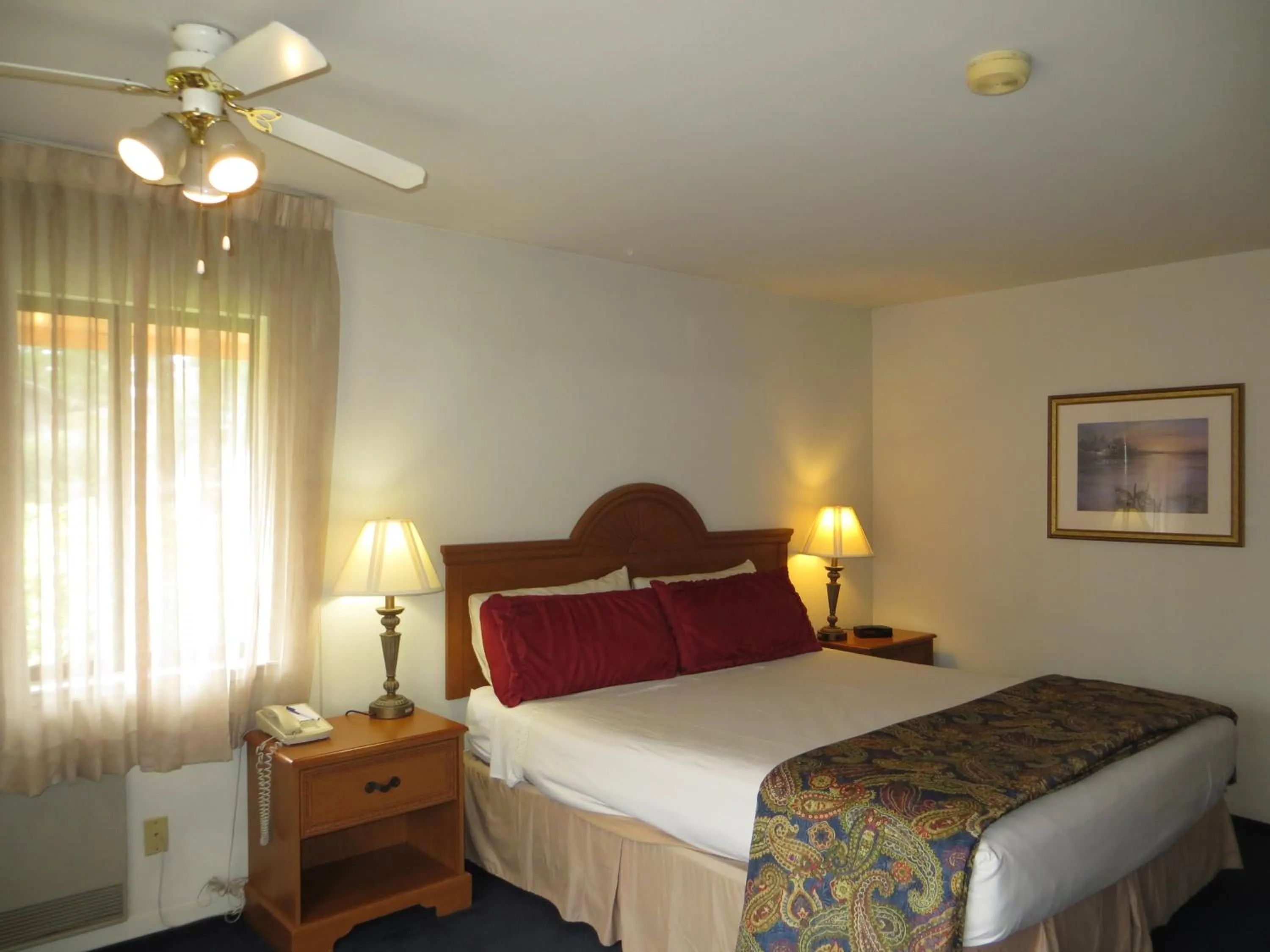 Bed in The Monarch Resort